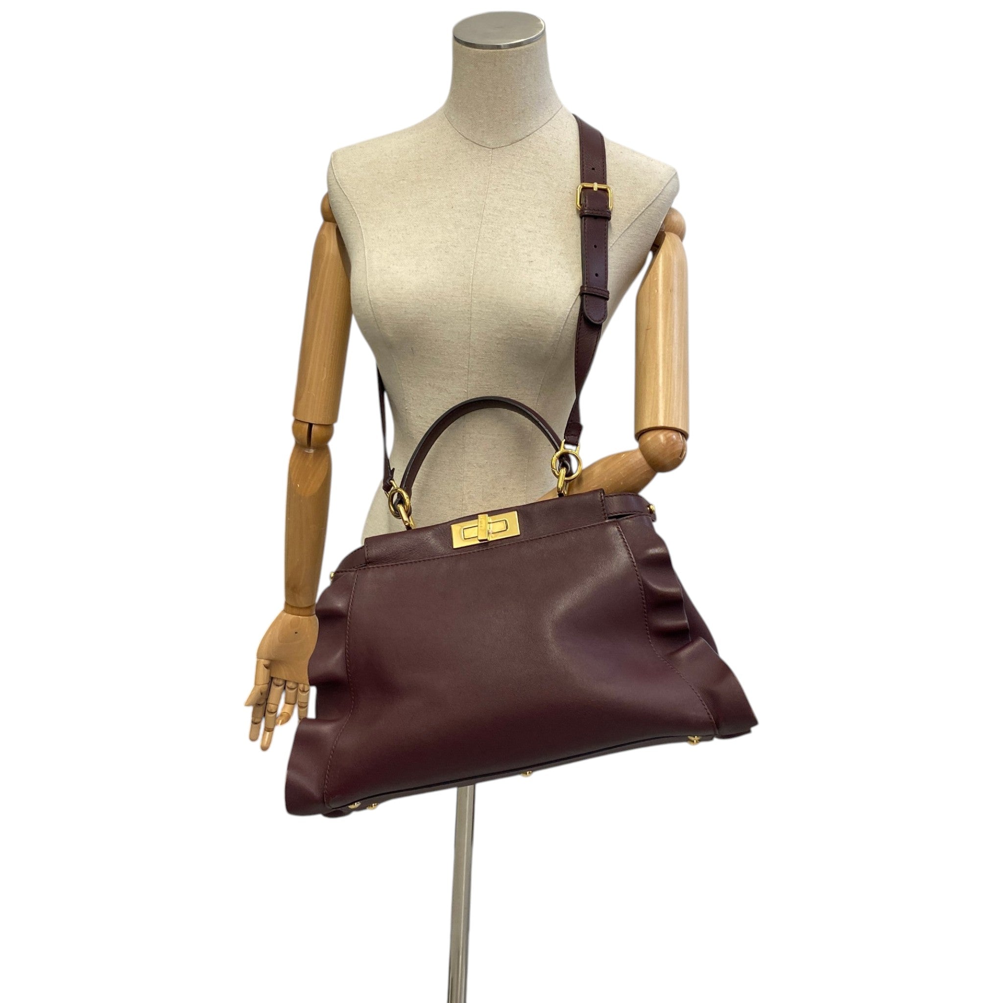 Women's Medium Wave Peekaboo Handbag Burgundy