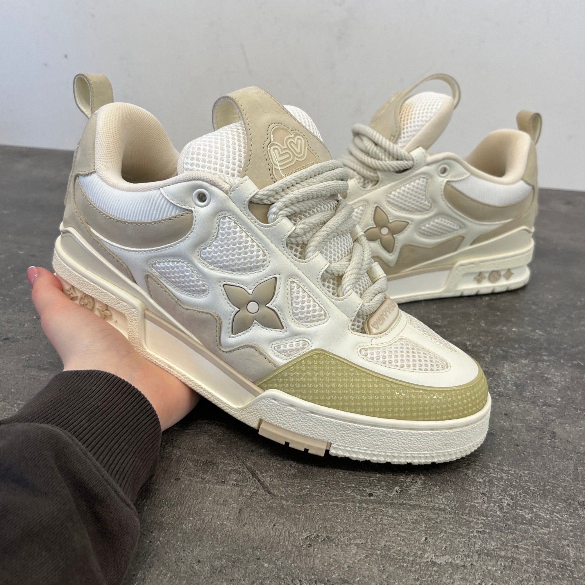 Men's Lv Skate Low Trainers Beige Size EU 40.5 / UK 6.5