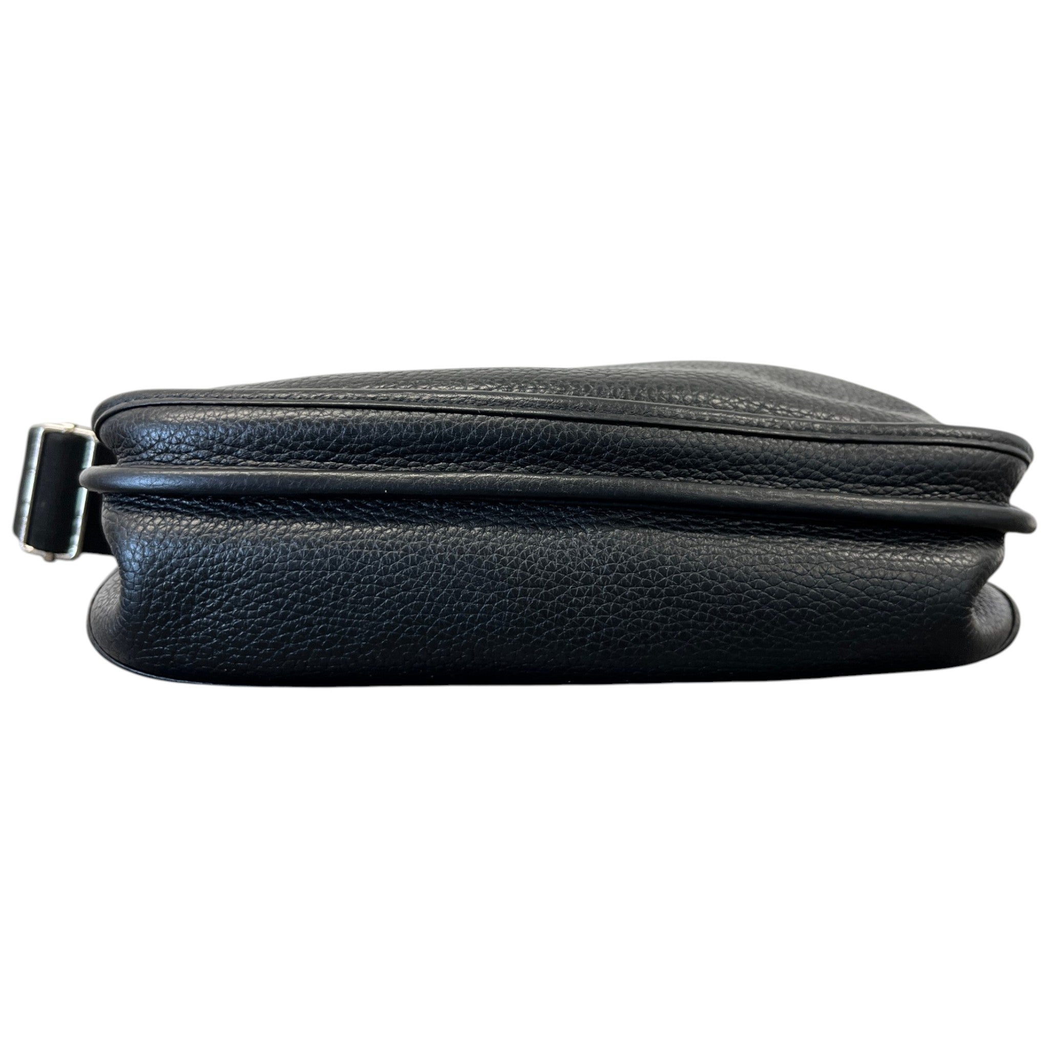 Women's Evelyne Iii 29 Messenger Bag Black
