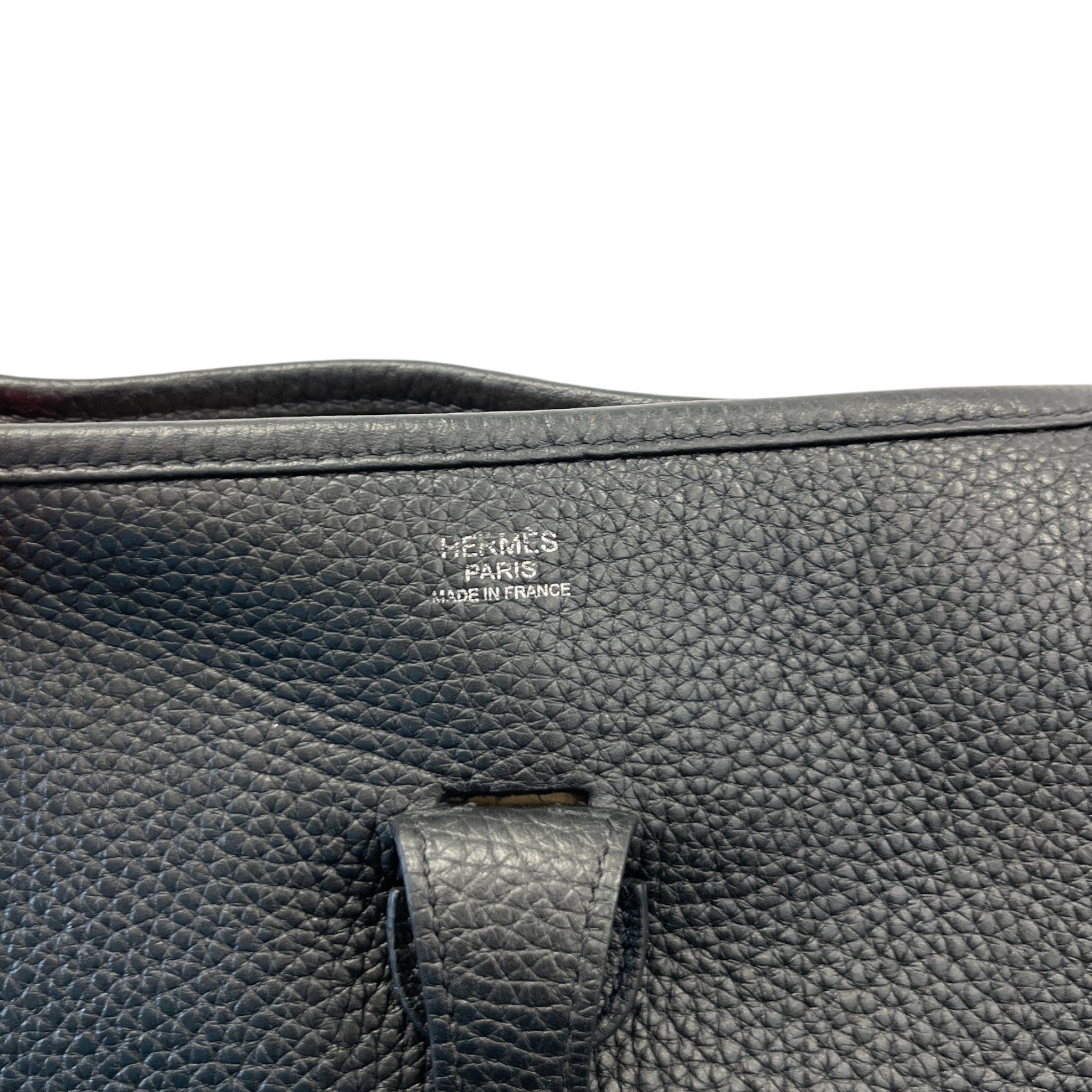 Women's Evelyne Iii 29 Messenger Bag Black