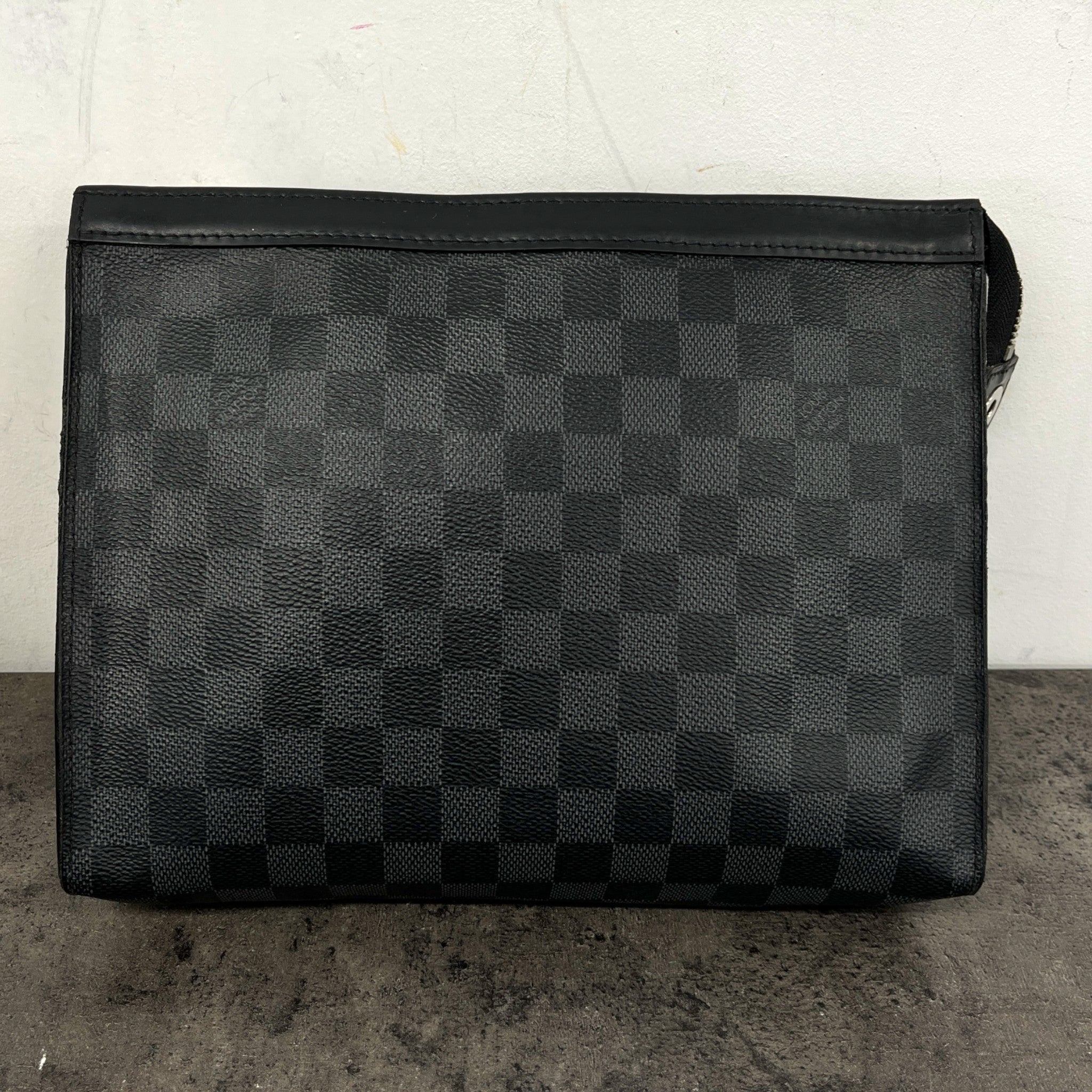 Men's Damier Graphite Pochette Voyage Mm Pouch Grey