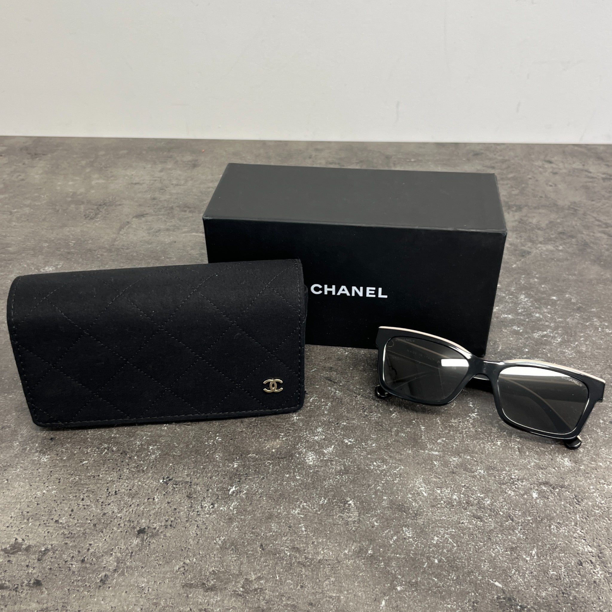 Women's Square Frame Ch5417 Sunglasses Black