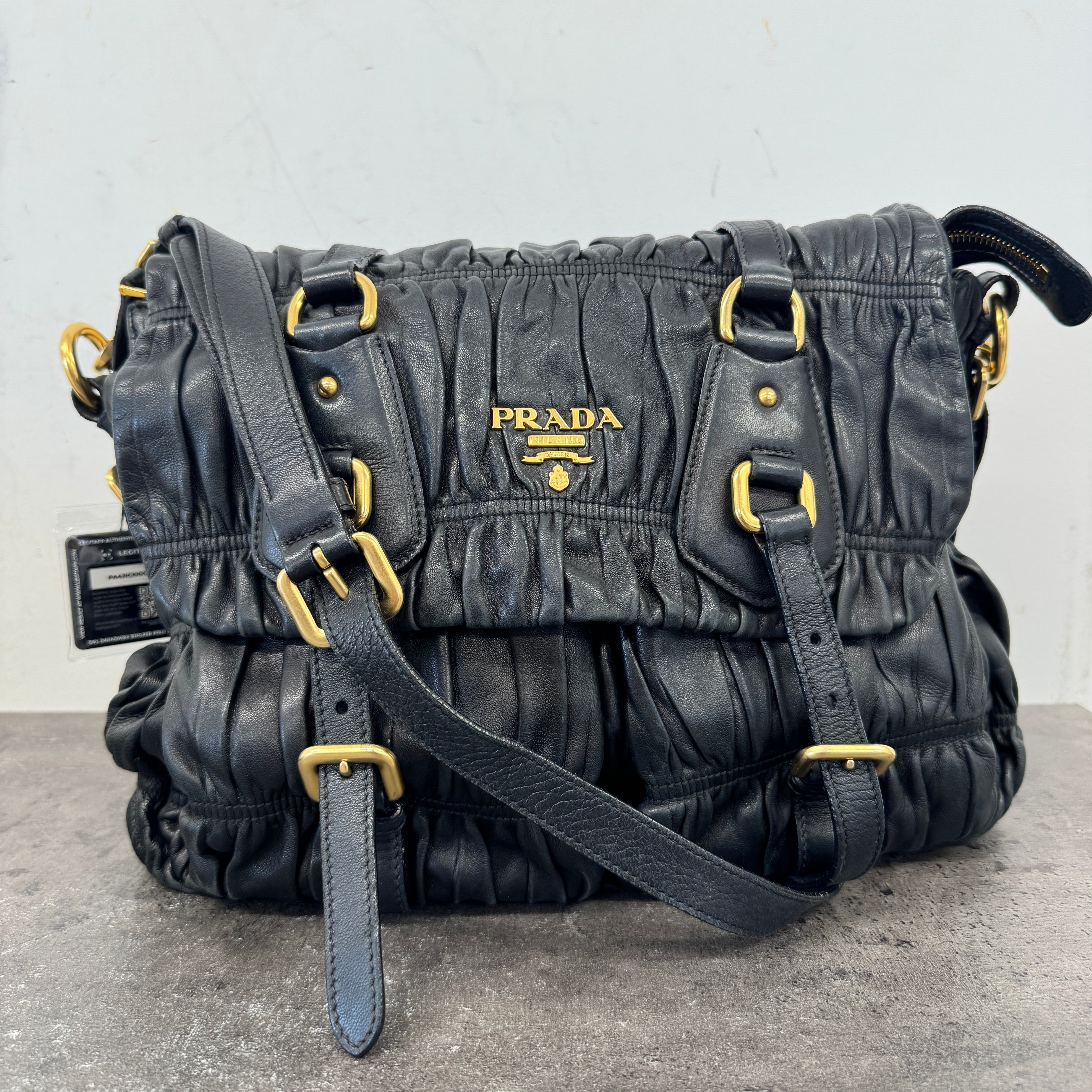 Women's Nappa Gaufre Messenger Bag Black