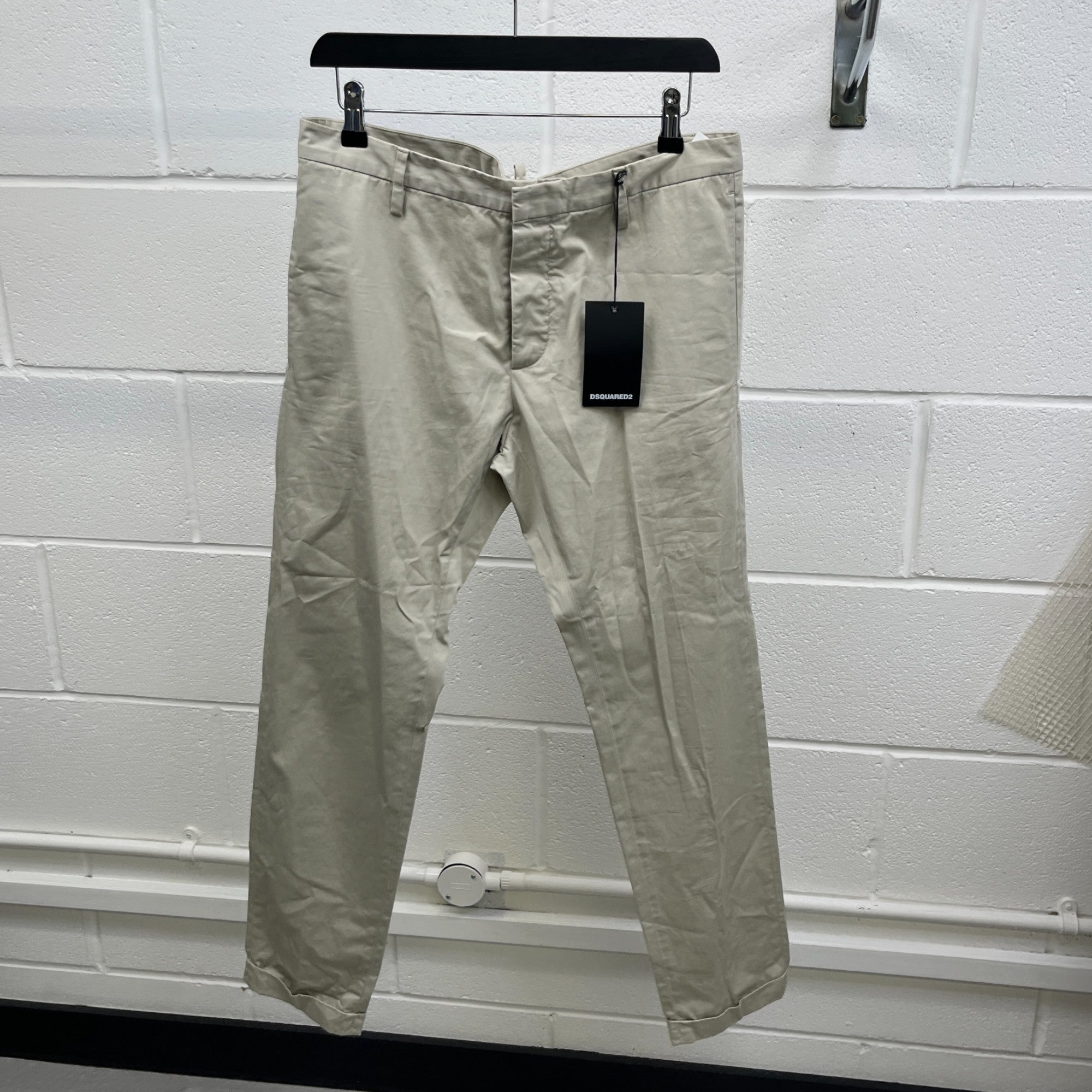 Men's Plaque Logo Trousers Beige Size IT 48 / UK 32