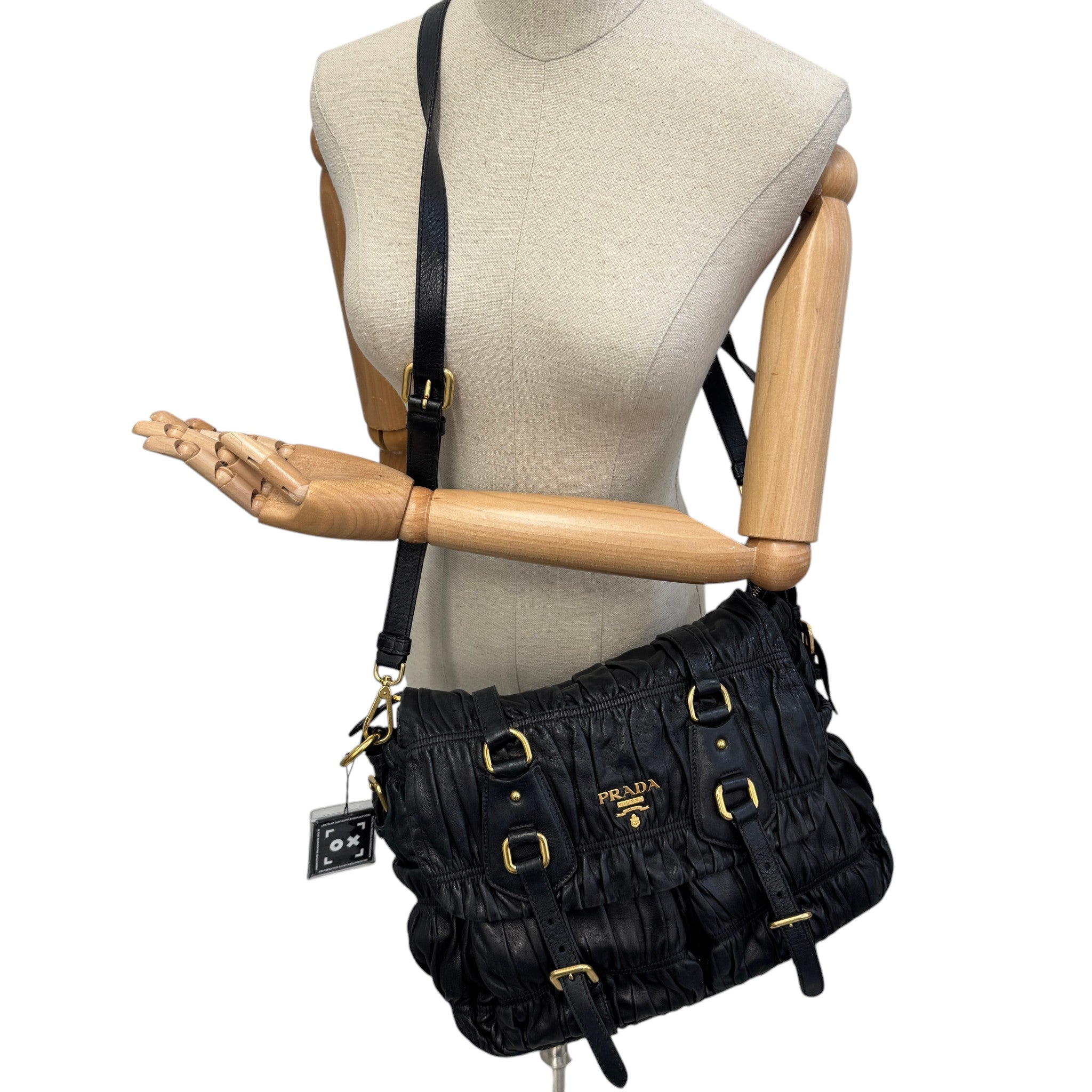 Women's Nappa Gaufre Messenger Bag Black