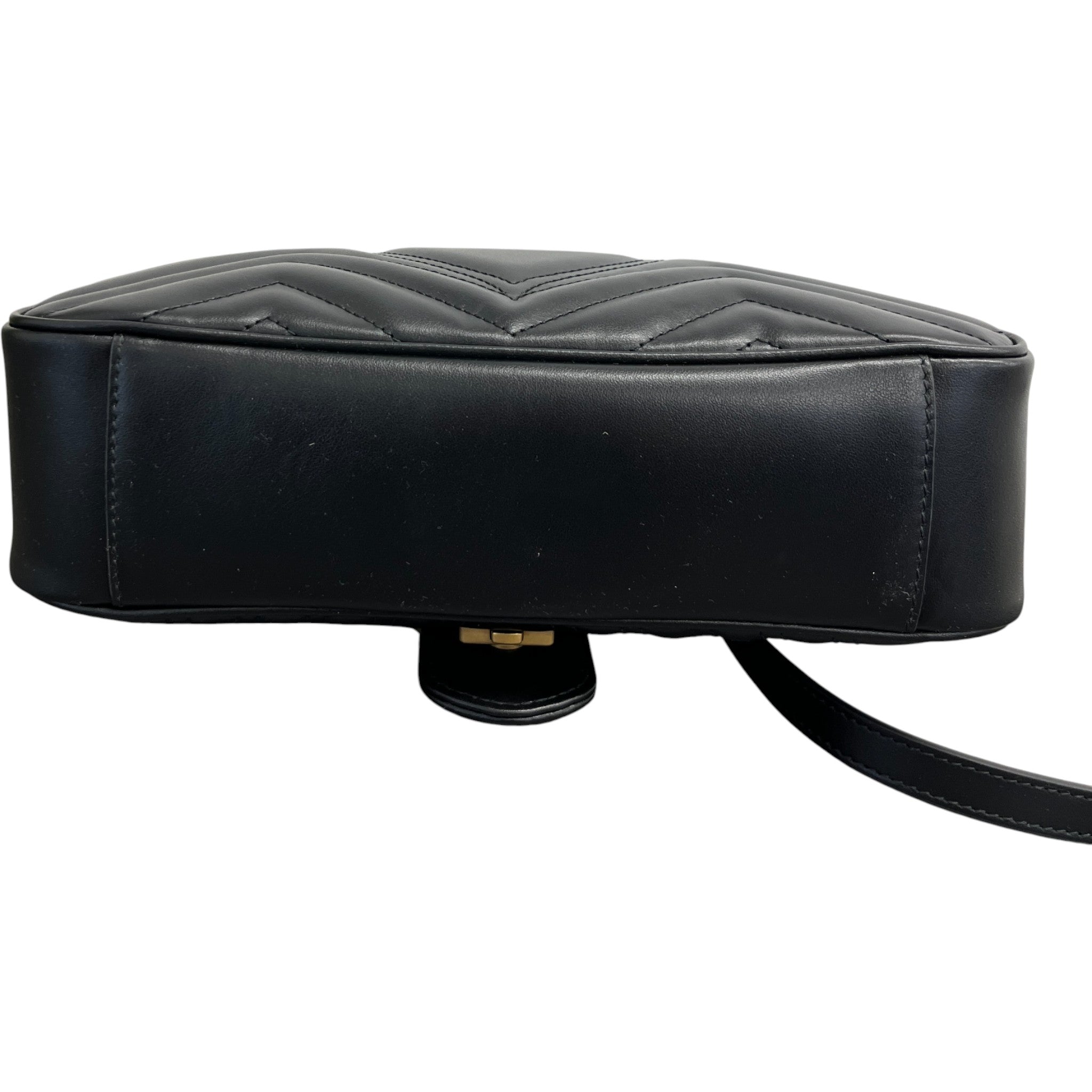 Women's Gg Marmont Matelasse Handbag Black