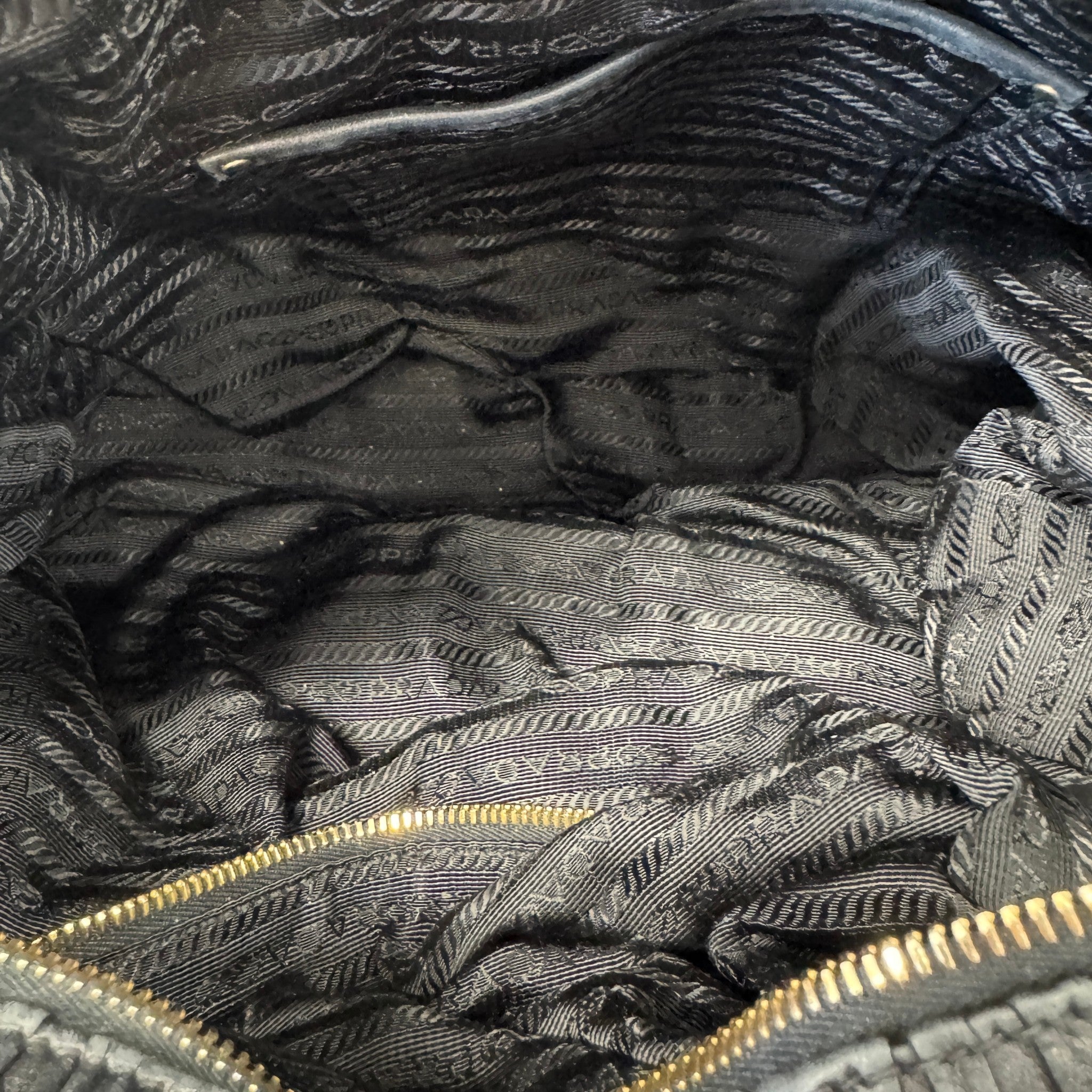 Women's Nappa Gaufre Messenger Bag Black