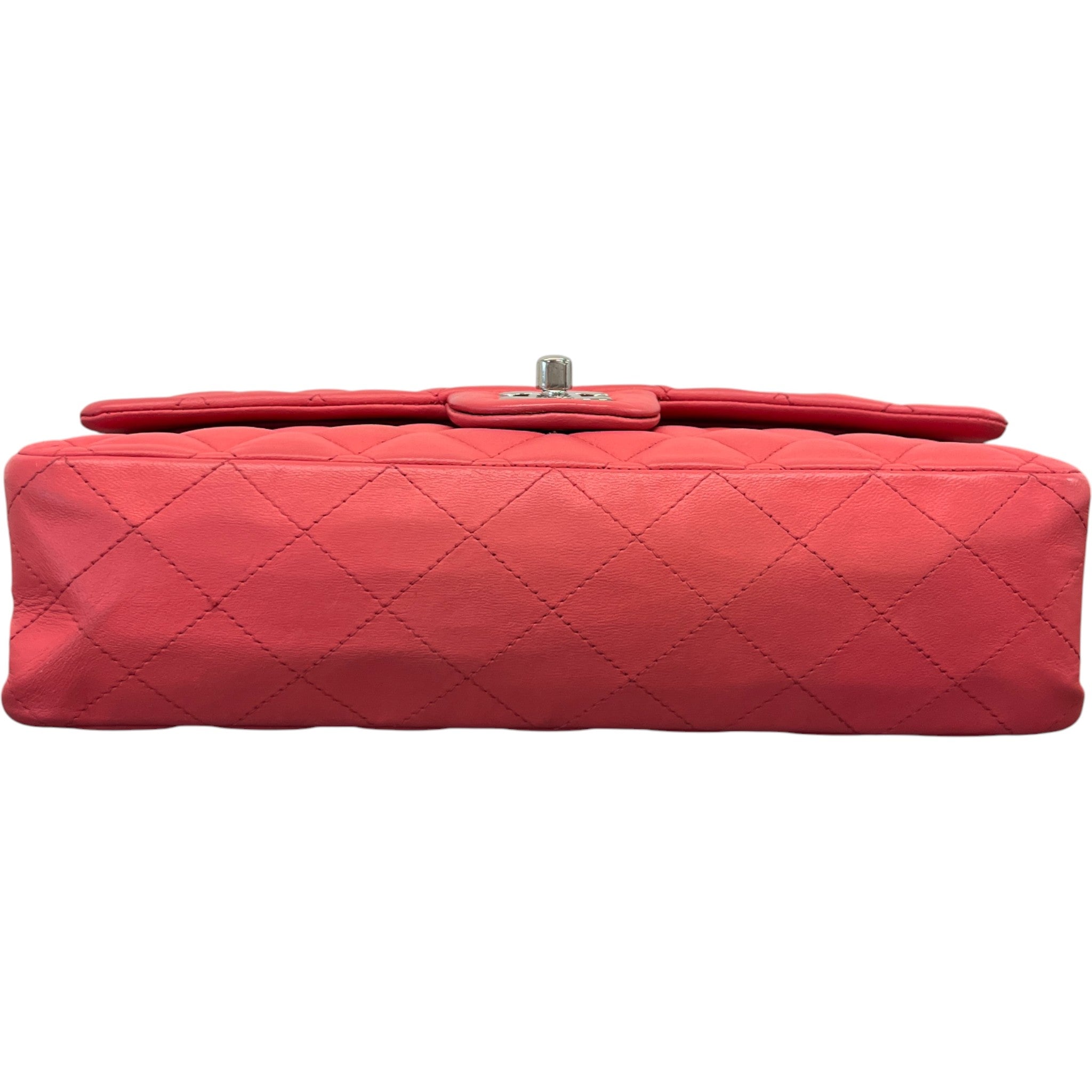 Women's Medium Lambskin Classic Flap Raspberry Bag Pink