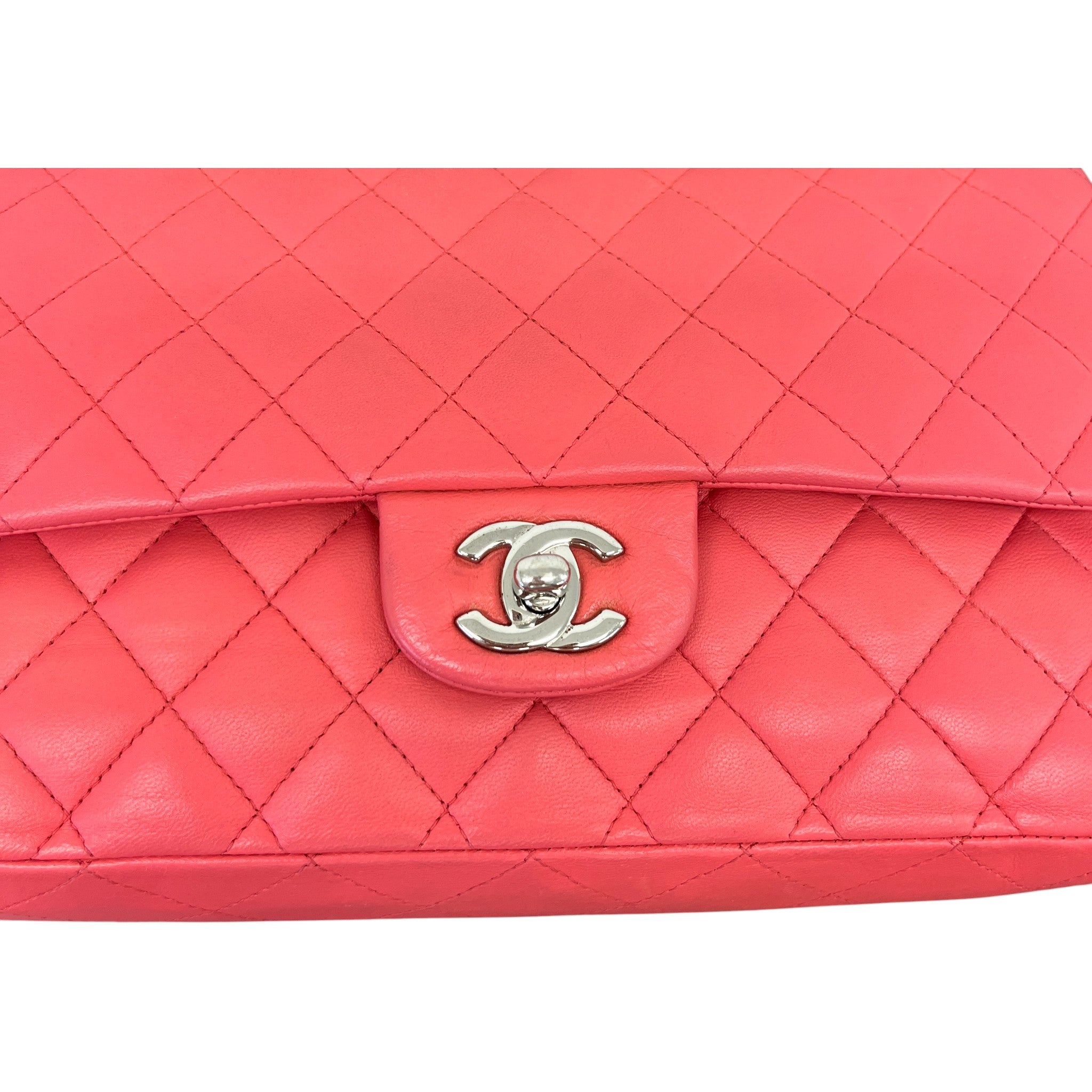 Women's Medium Lambskin Classic Flap Raspberry Bag Pink