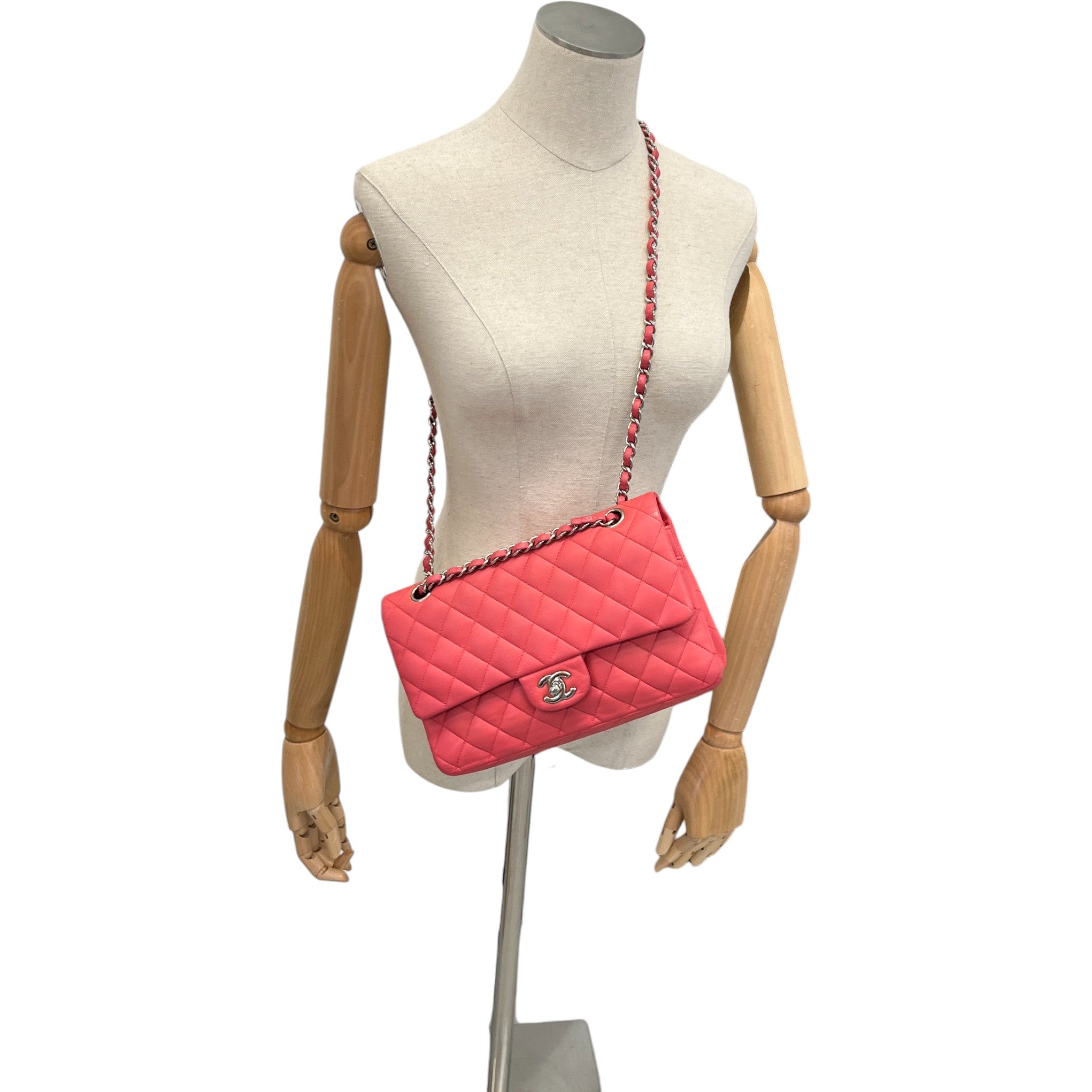 Women's Medium Lambskin Classic Flap Raspberry Bag Pink