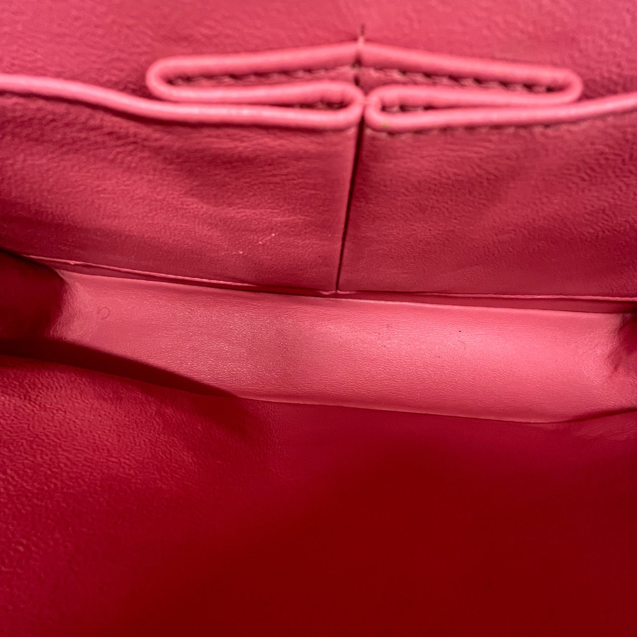 Women's Medium Lambskin Classic Flap Raspberry Bag Pink