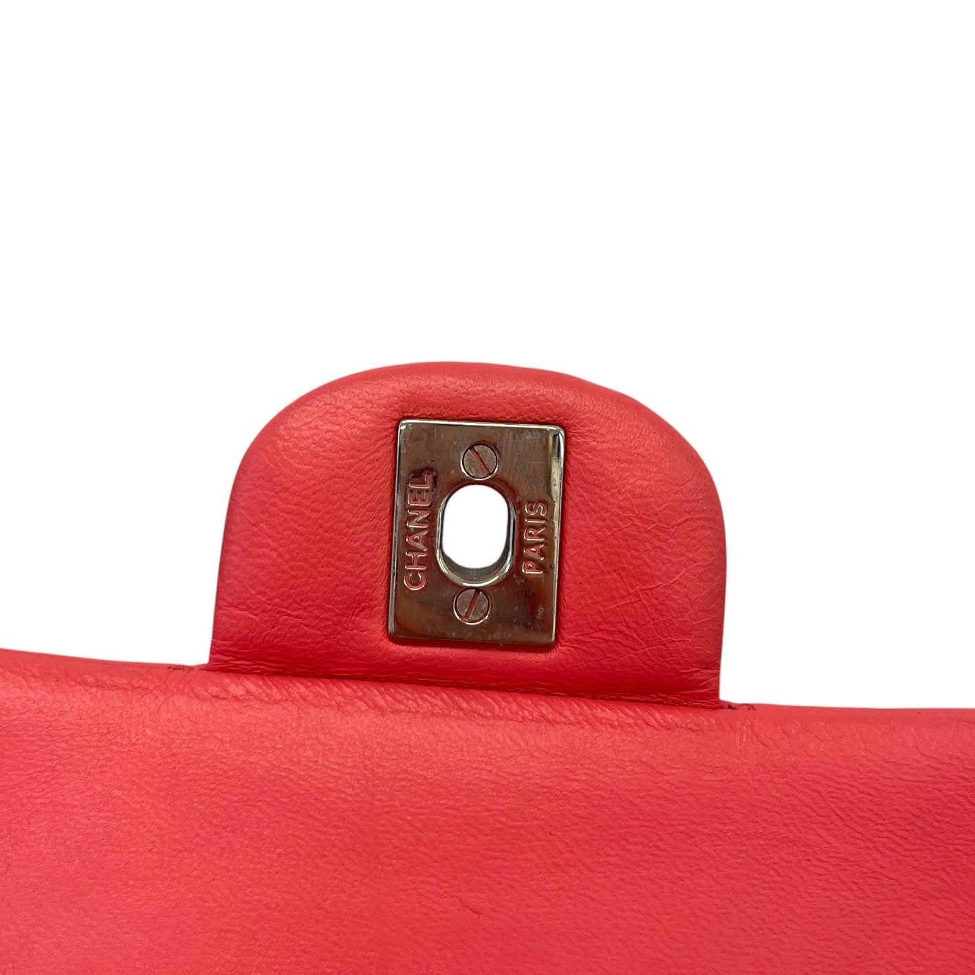 Women's Medium Lambskin Classic Flap Raspberry Bag Pink