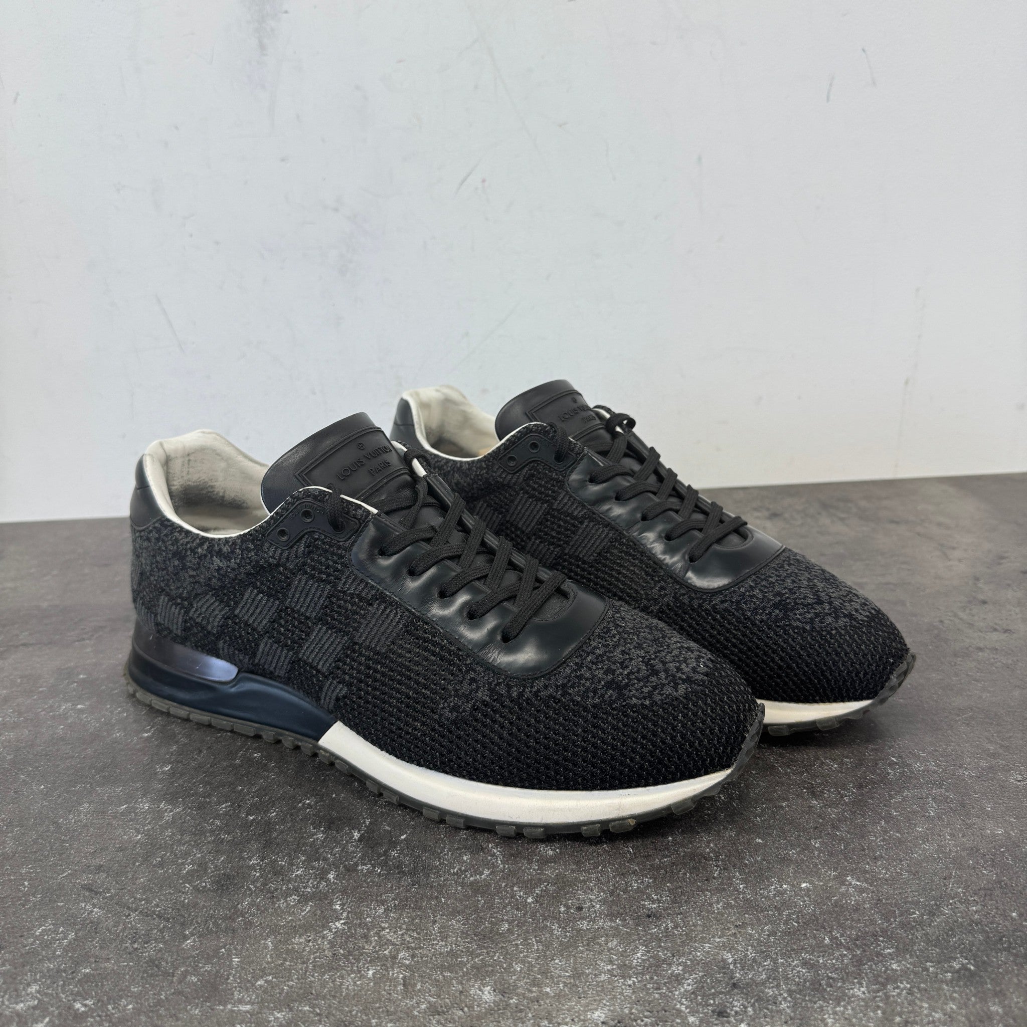 Men's Run Away Low Trainers Black Size EU 42.5 / UK 8.5