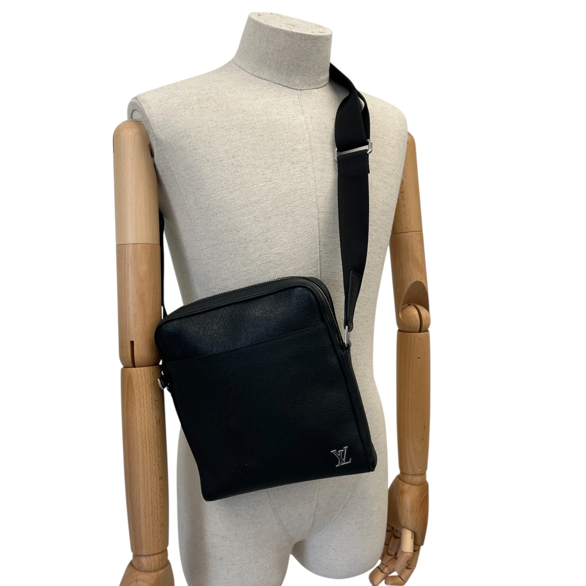 Men's Taiga Alex Messenger Bag Black