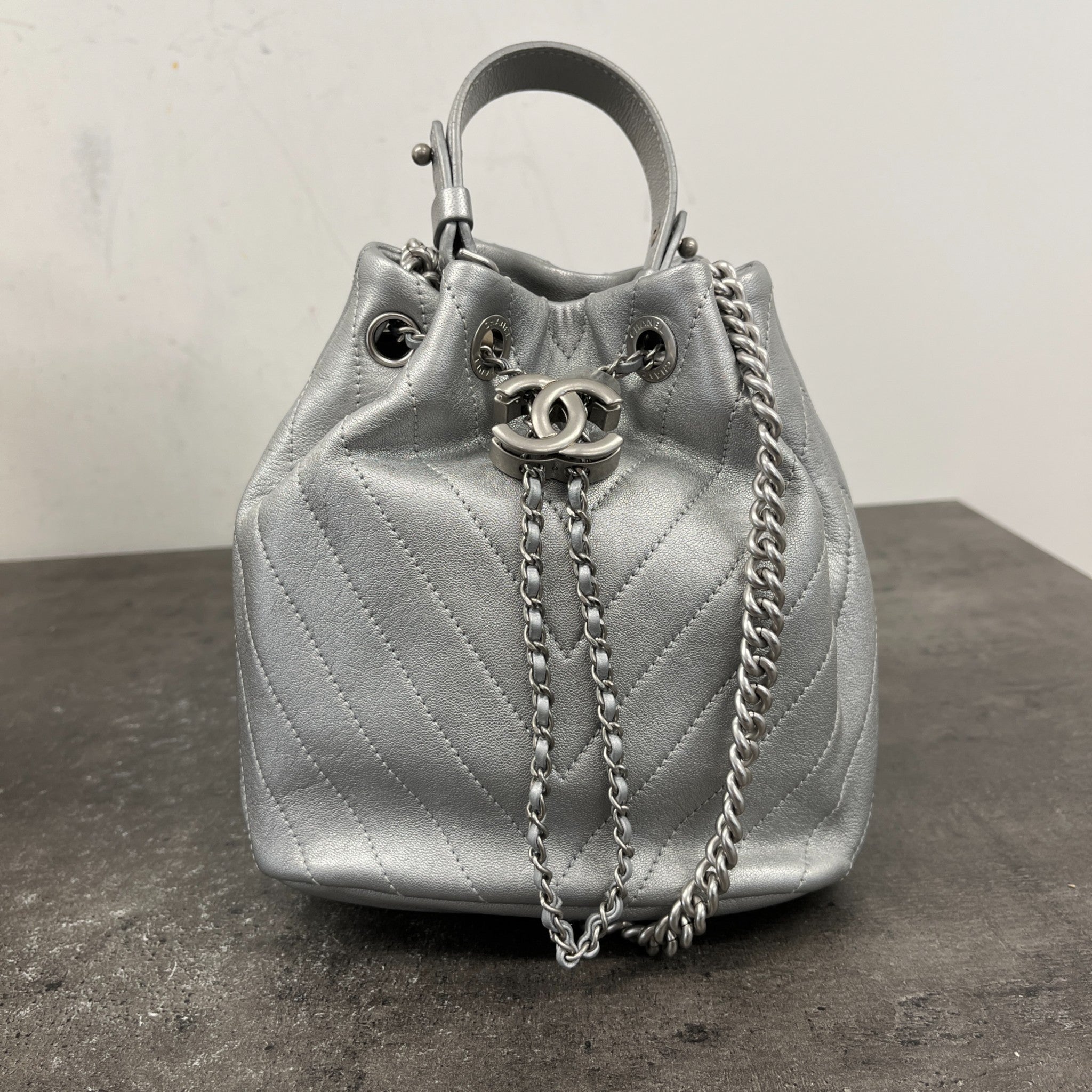 Women's Chevron Bucket Bag Silver