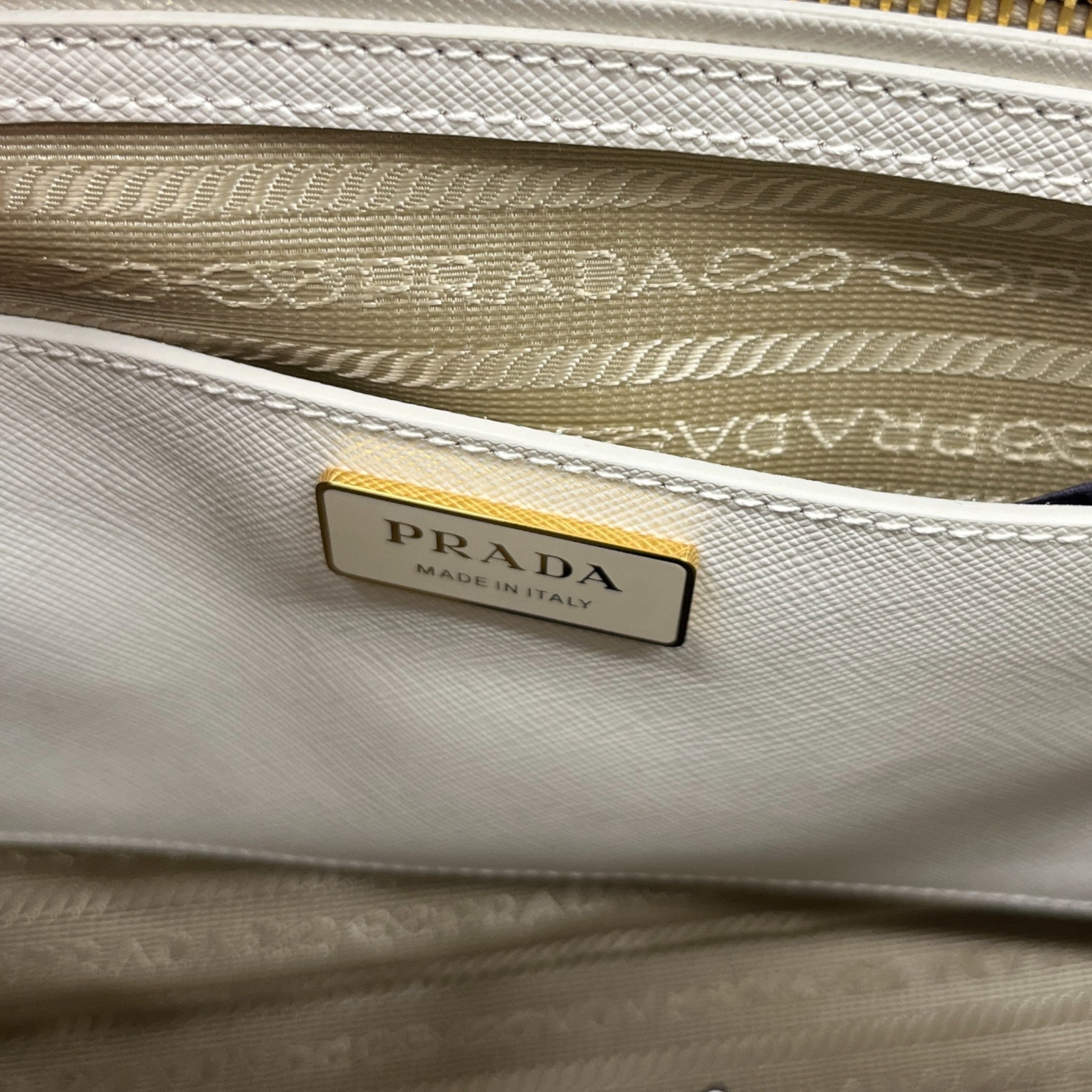 Women's Galleria Saffiano Tote Handbag White