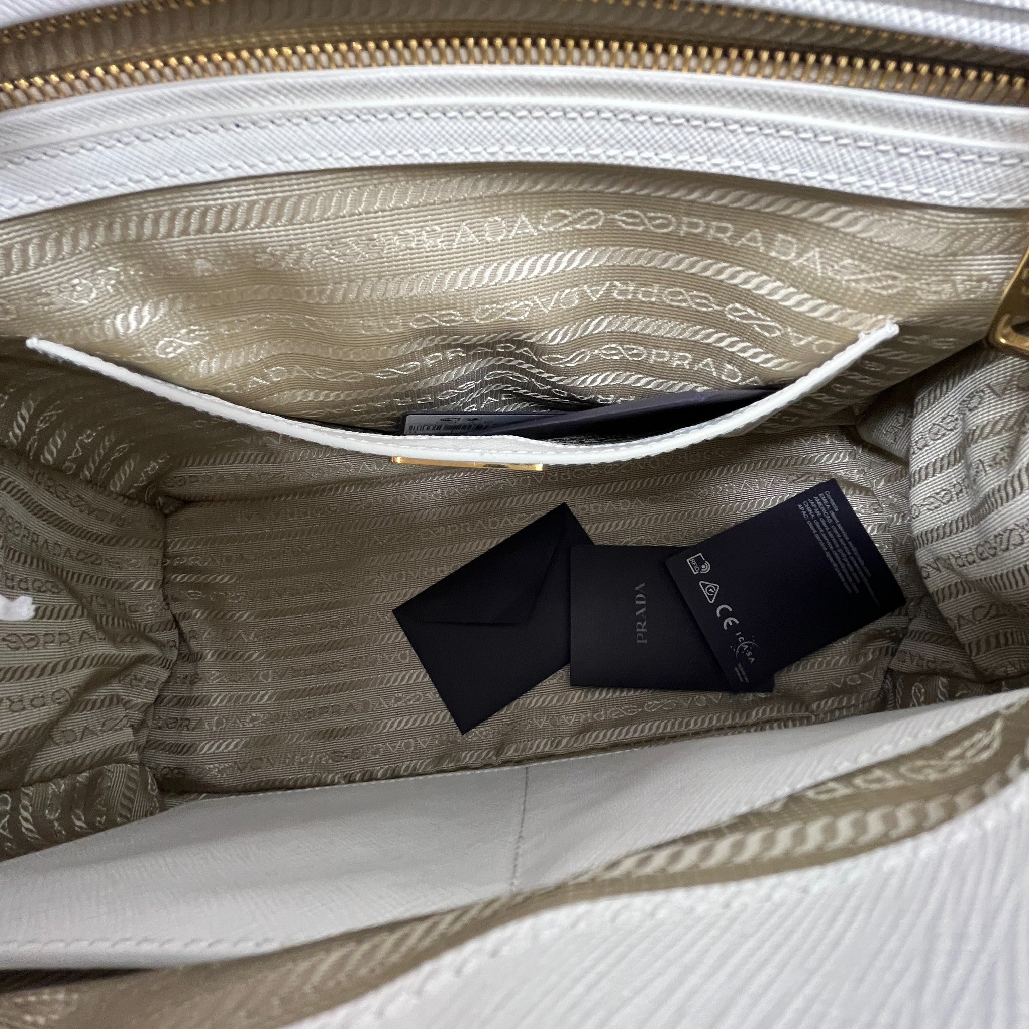 Women's Galleria Saffiano Tote Handbag White