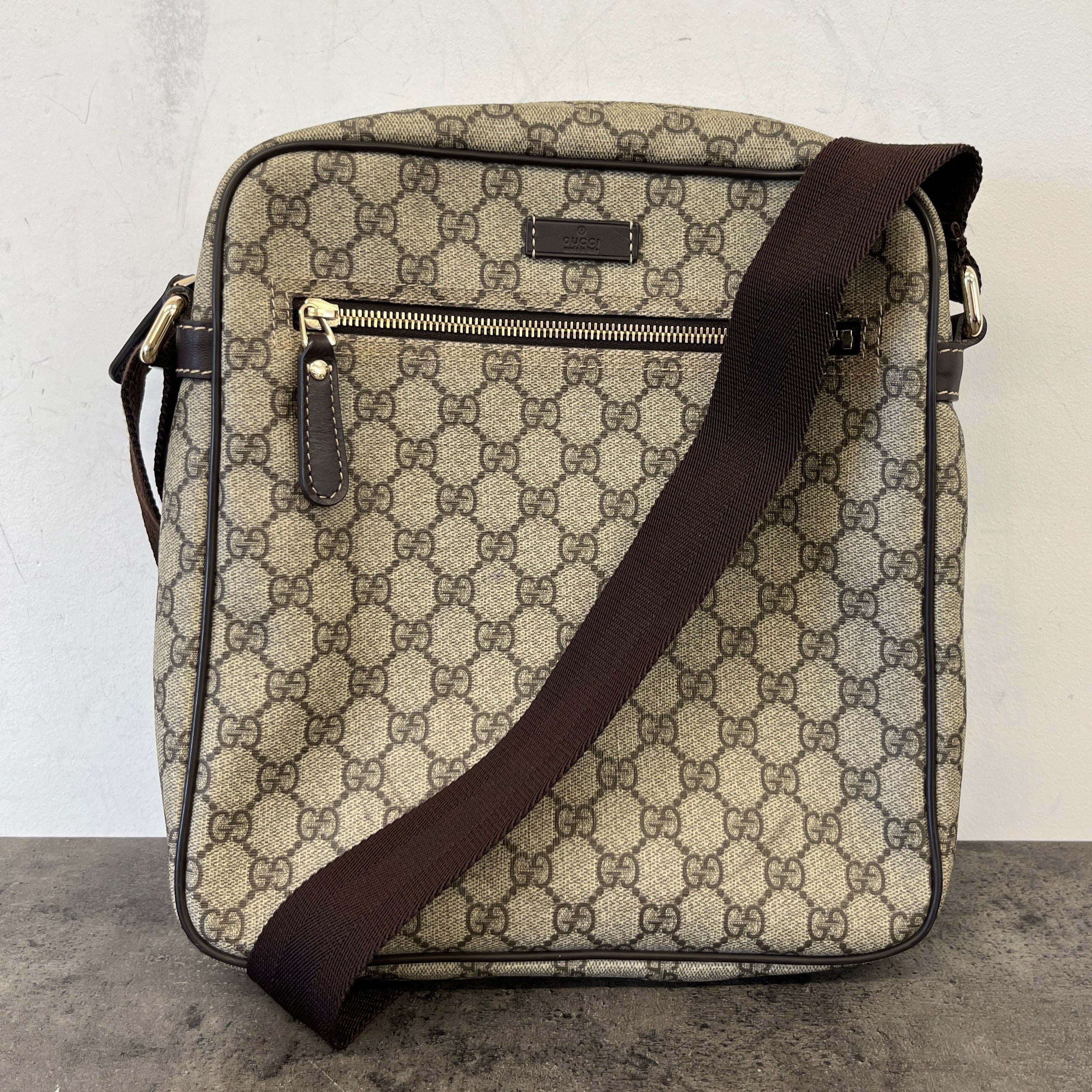 Men's Gg Supreme Messenger Bag Beige