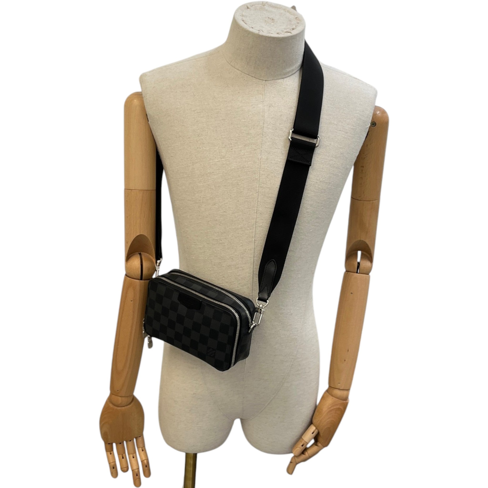 Men's Damier Graphite Alpha Messenger Bag Black