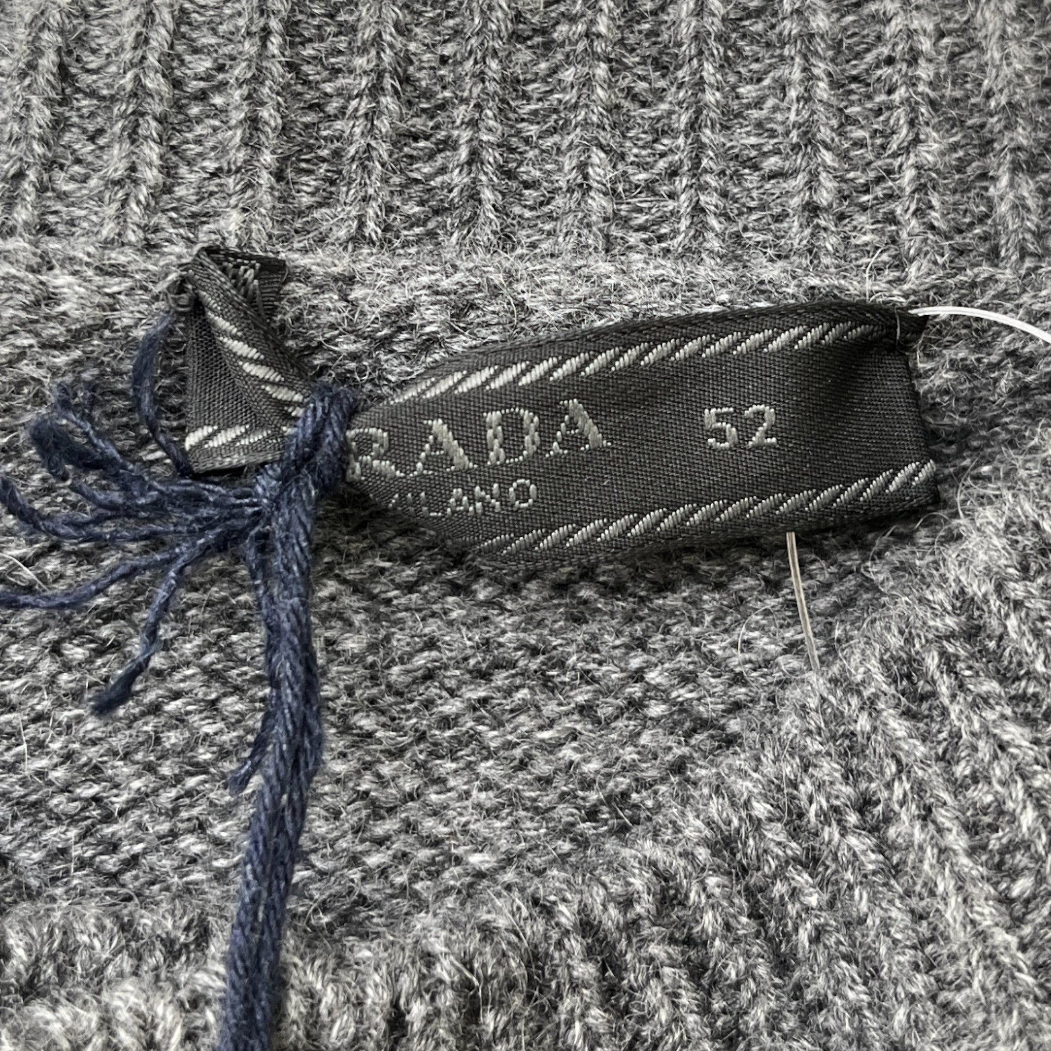 Men's Cashmere Knit Triangle Logo Cardigan Grey Size IT 52 / UK XL