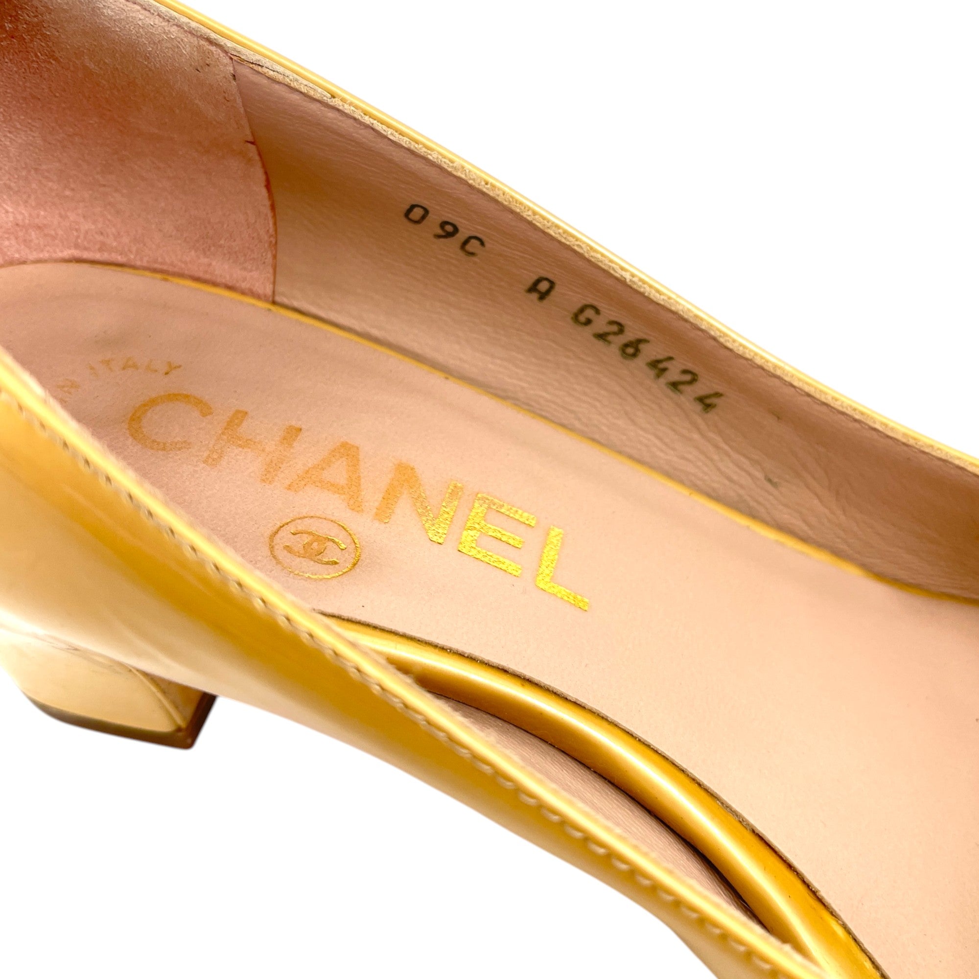 Women's Peep Toe Cc Mules Gold Size EU 34 / UK 1