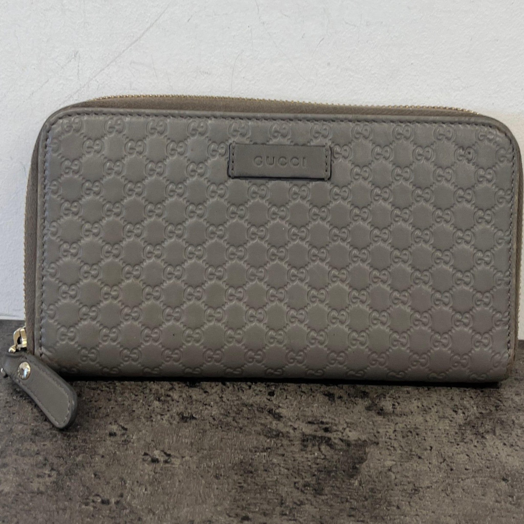 Women's Gg Supreme Zip Around Wallet Grey