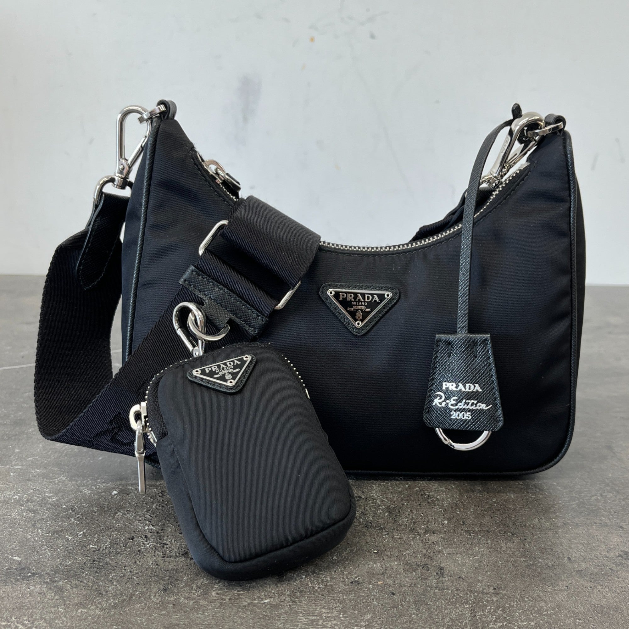 Women's Re-Edition 2005 Messenger Bag Black