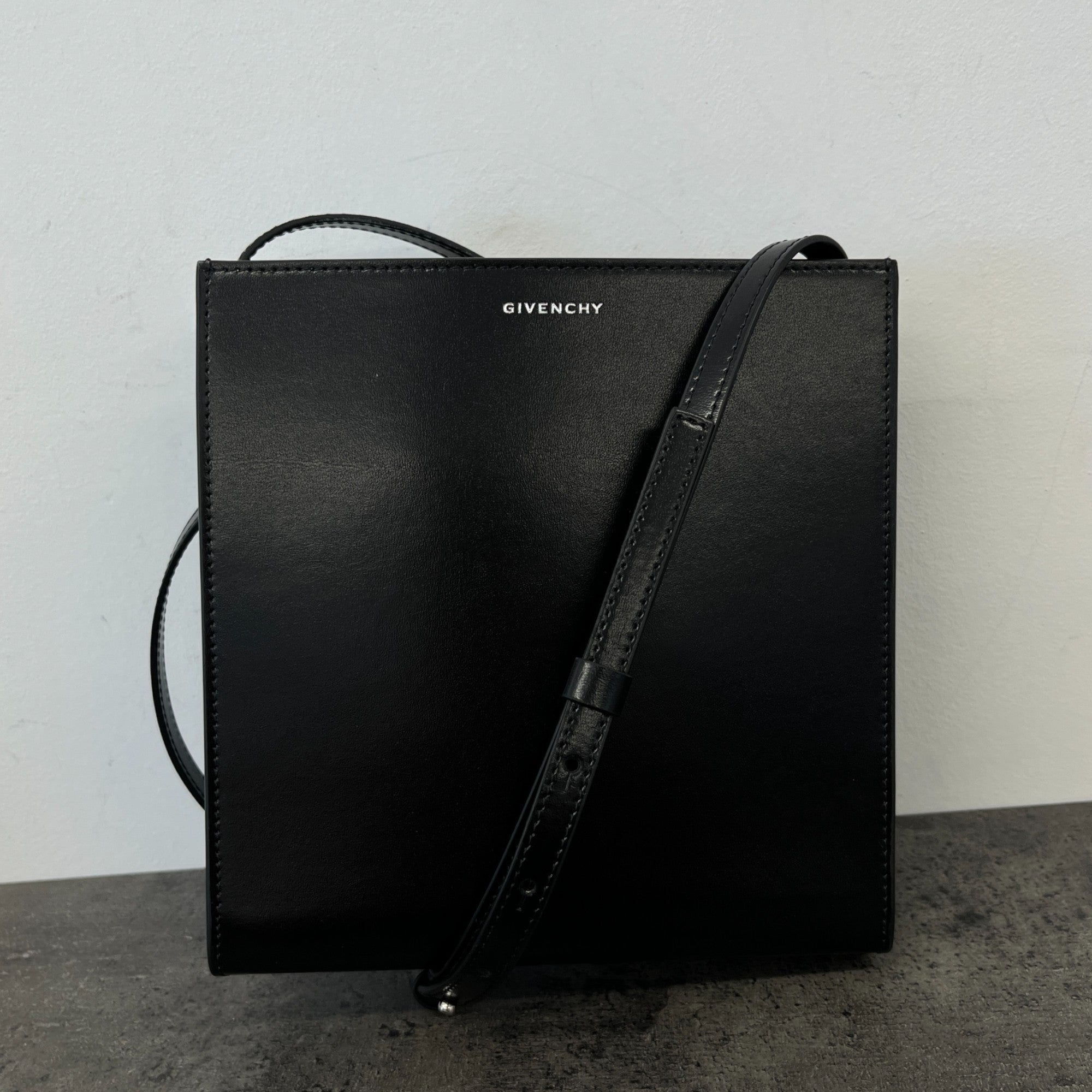 Women's Plaque Logo Bag Black