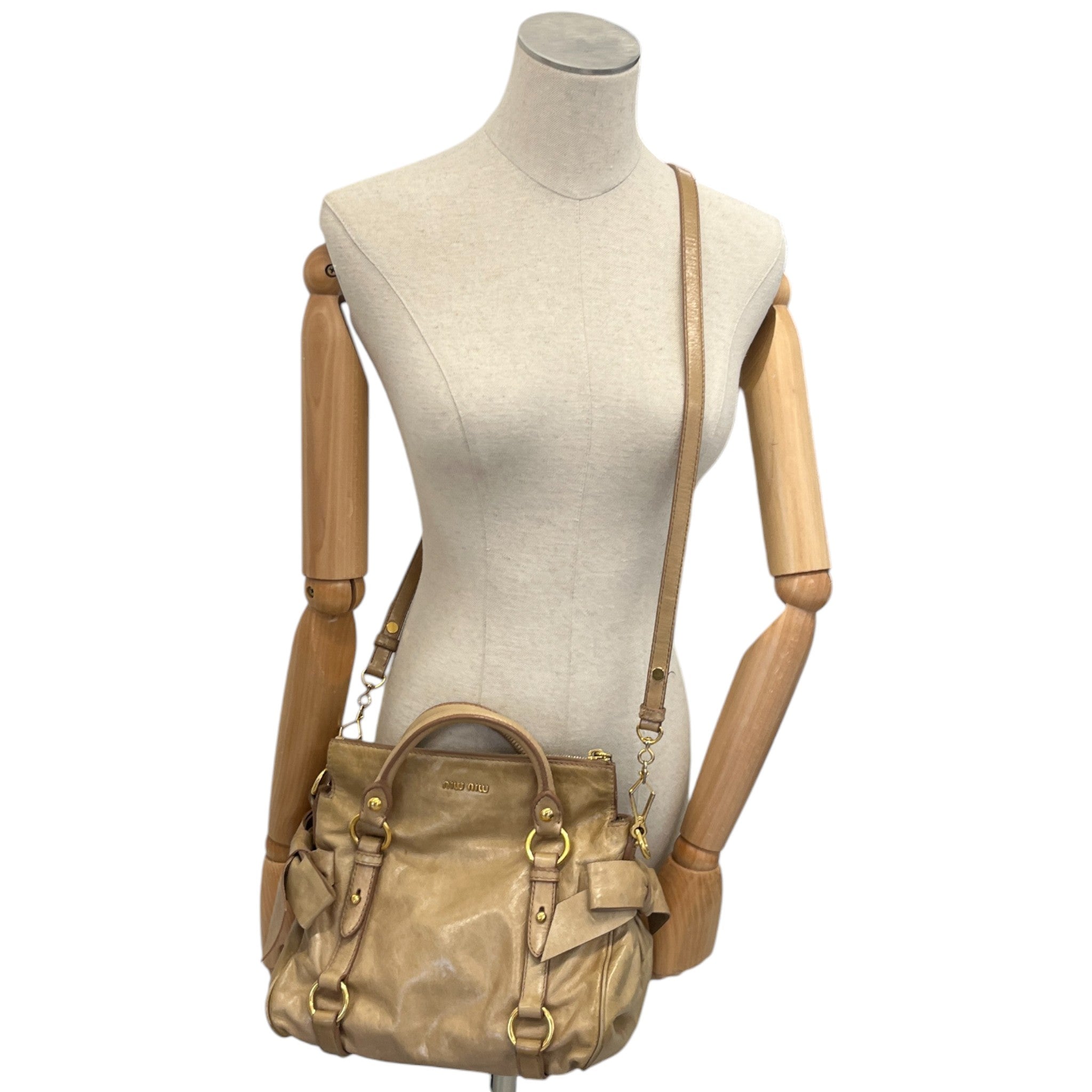 Women's Vitello Lux Handbag Beige