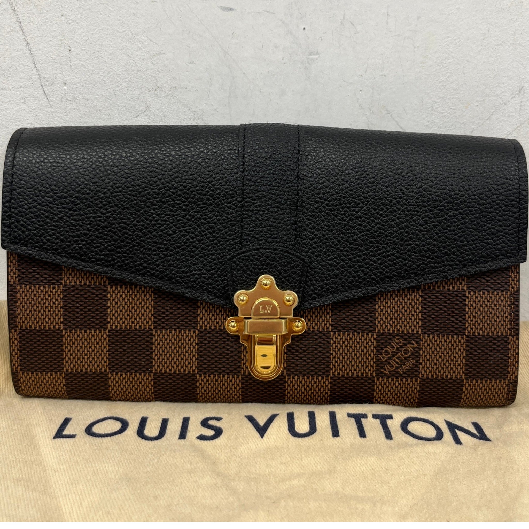 Women's Damier Ebene Clapton Wallet Black