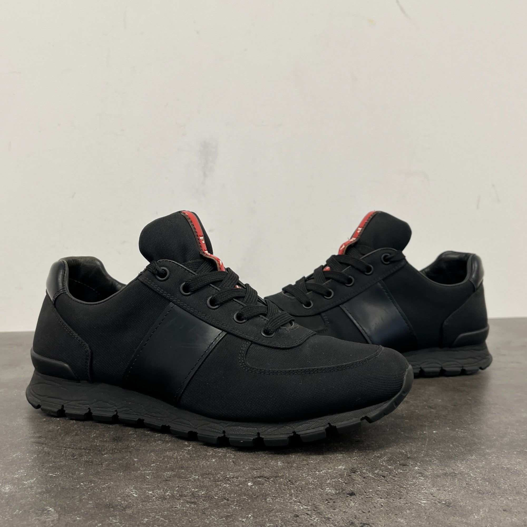 Men's Linear Rosa Low Trainers Black Size EU 40.5 / UK 6.5