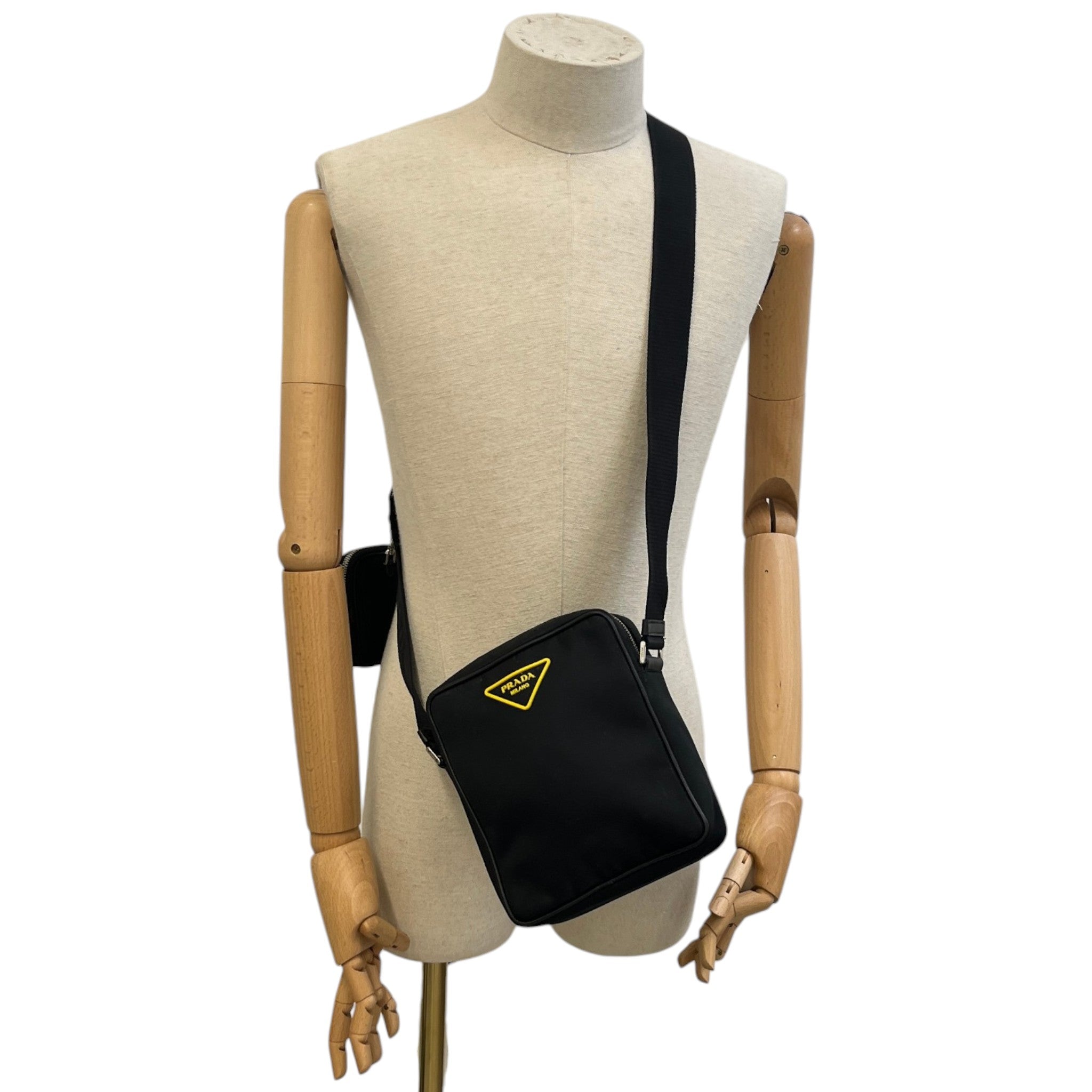 Men's Plaque Logo Messenger Bag Black