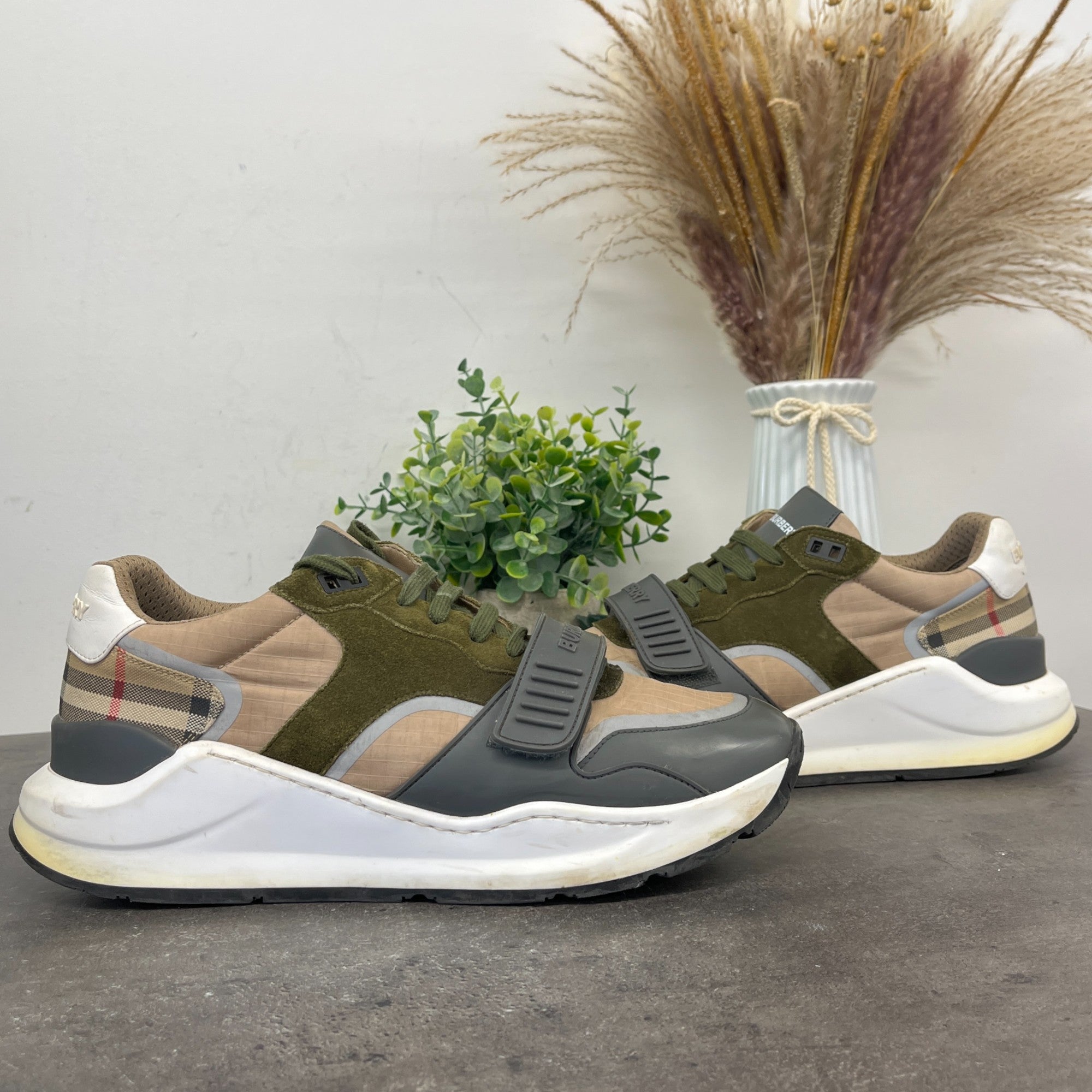 Men's Ramsey Low Trainers Beige Size EU 42 / UK 8