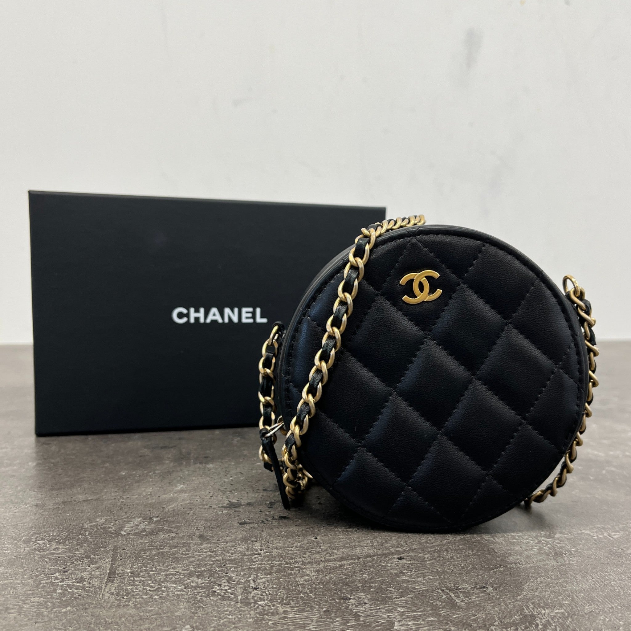 Women's Round Mini Lambskin Handbag Black