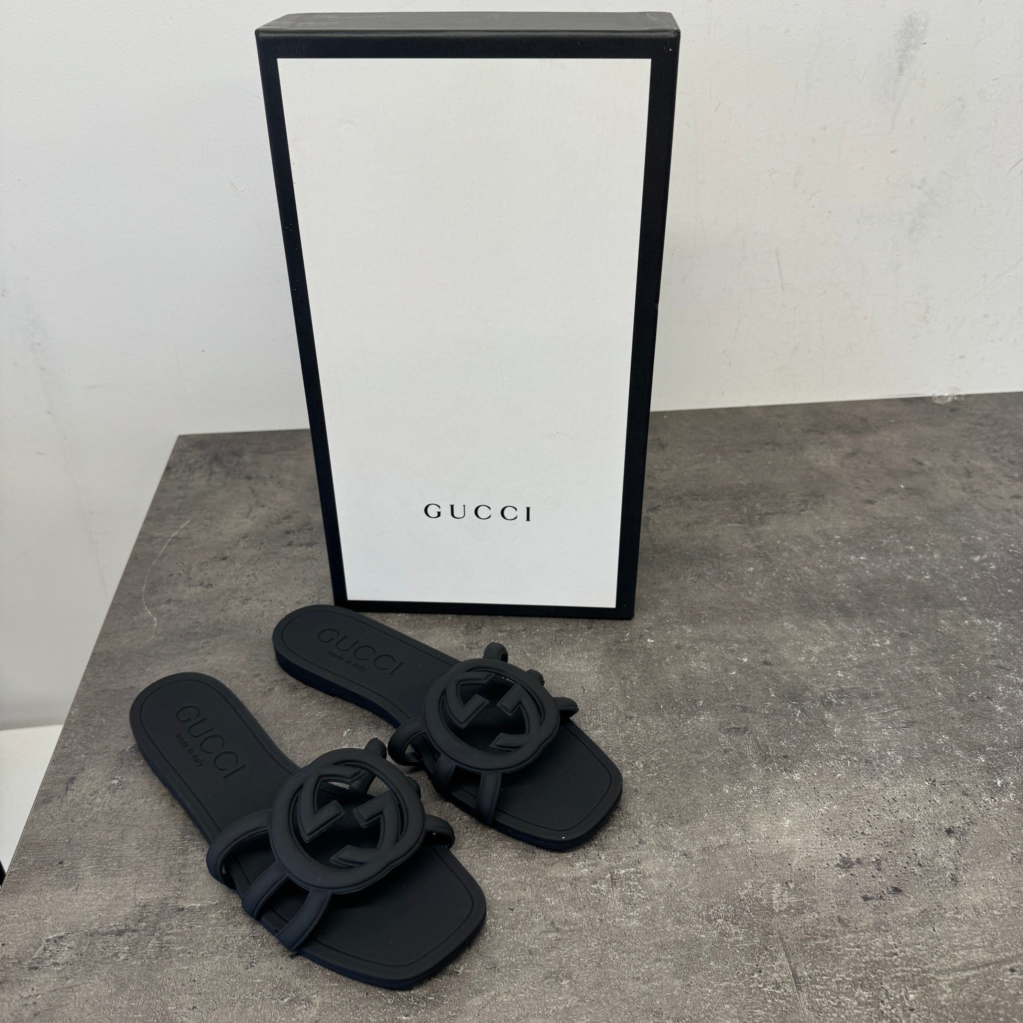 Women's Interlocking G Slides Black Size EU 39 / UK 6
