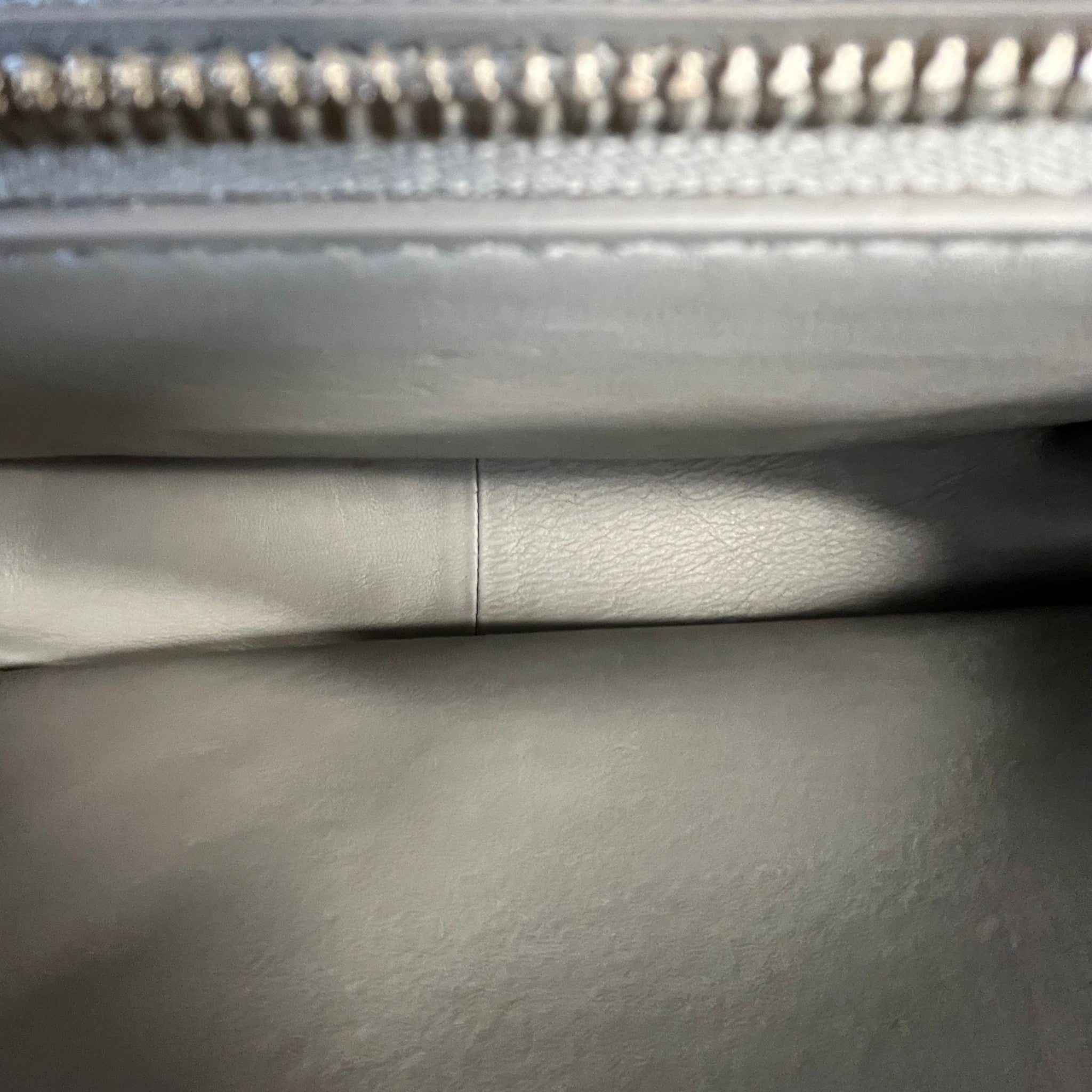 Women's Bb Quilted Embossed Bag Grey