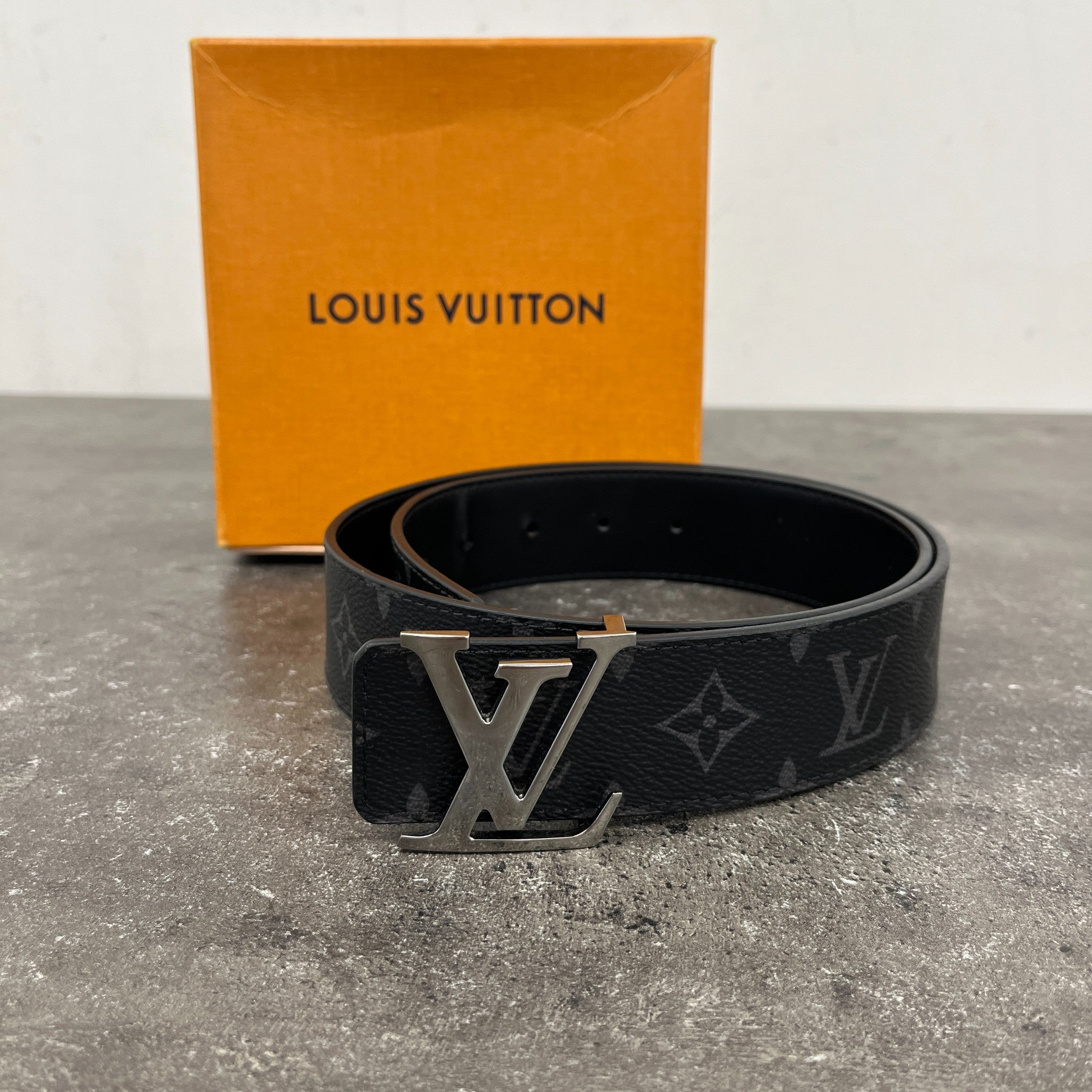 Men's Lv Initiales 40Mm Reversible Belt Grey Size Waist 26"