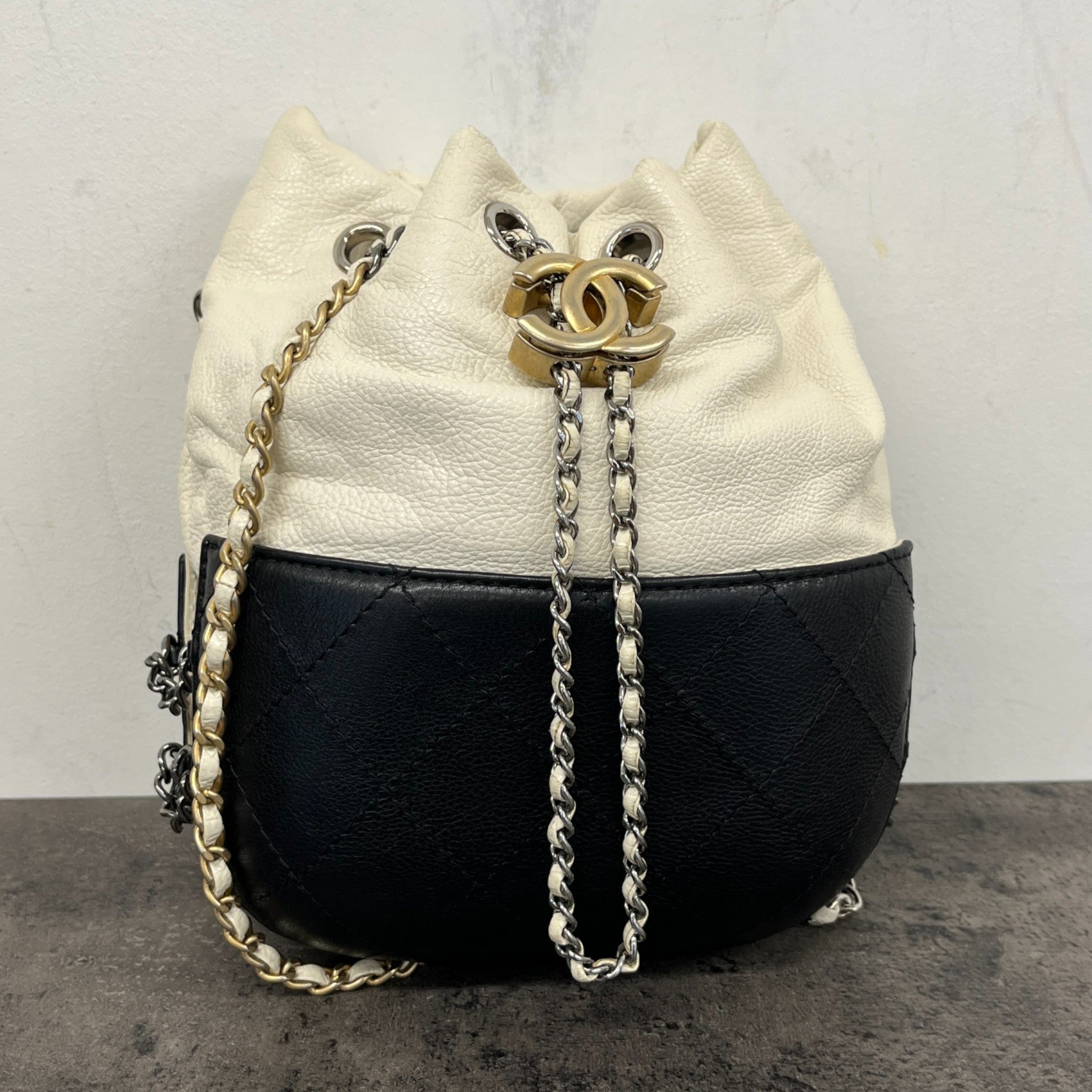 Women's Gabrielle Small Bucket Bag White