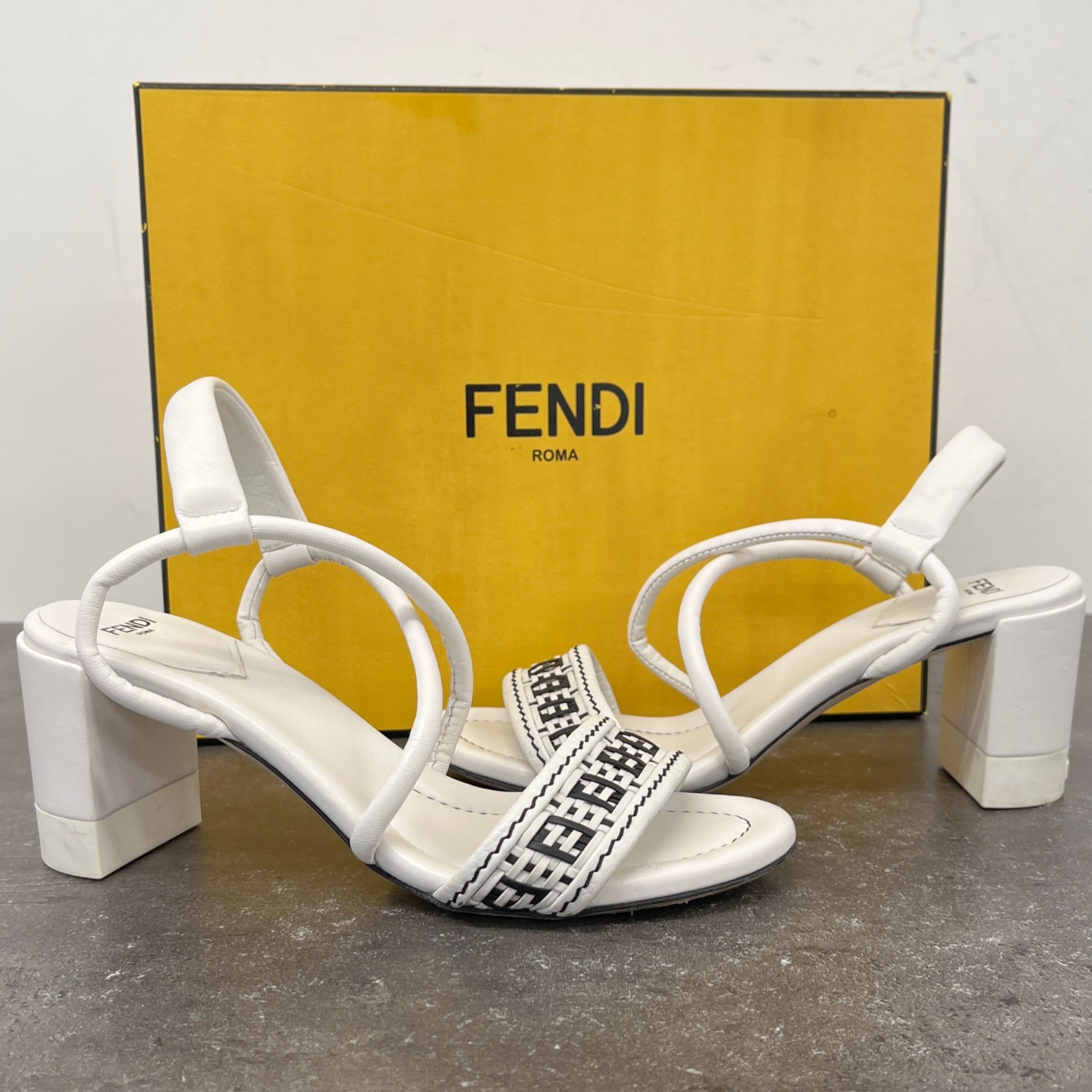 Women's Zucca Ff Logo Slingback Heels White Size EU 37 / UK 4