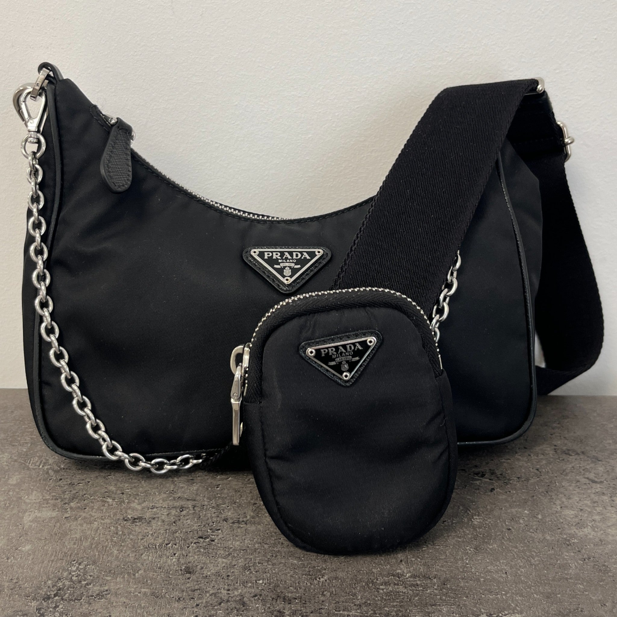 Women's Re-Edition 2005 Re-Nylon Handbag Black
