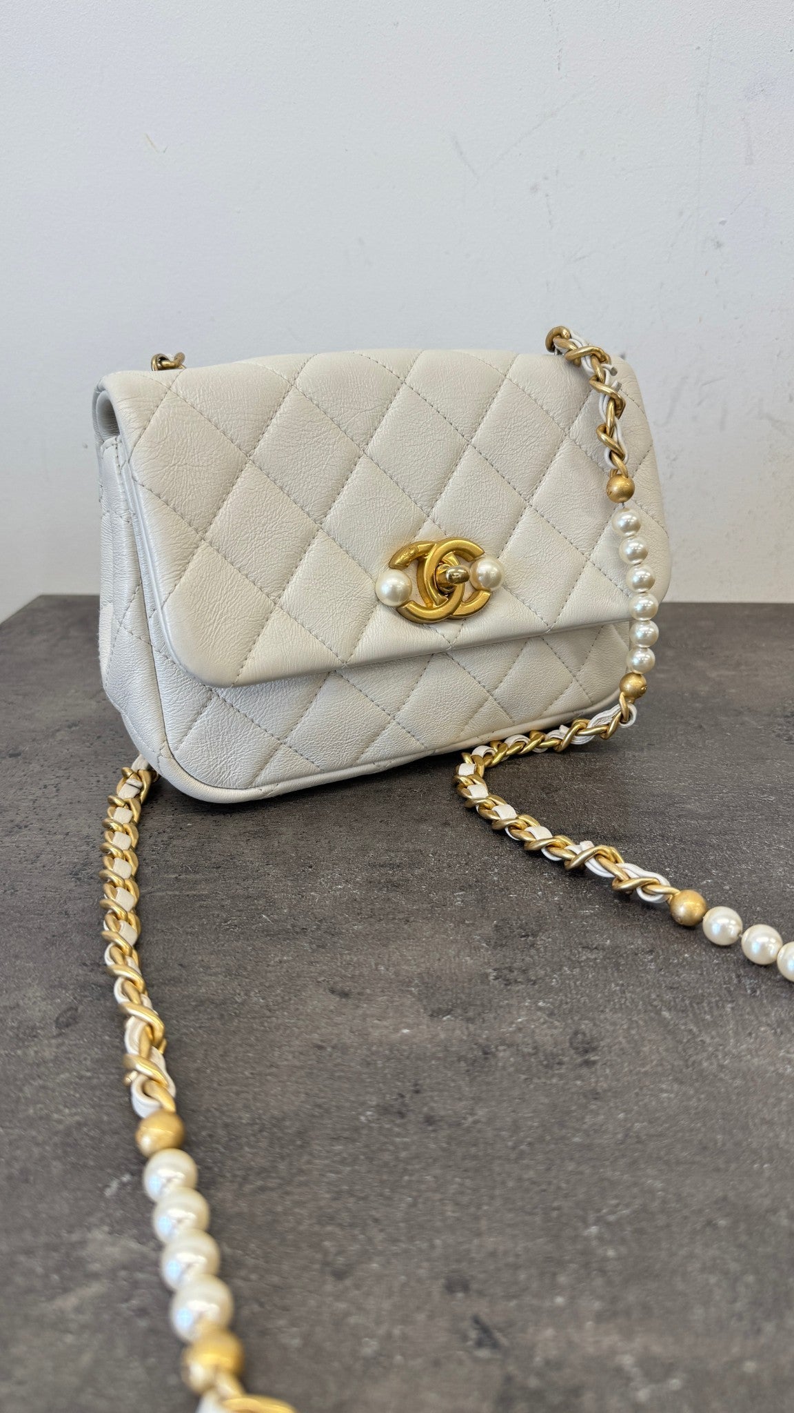 Women's Pearl Side Flap Bag White