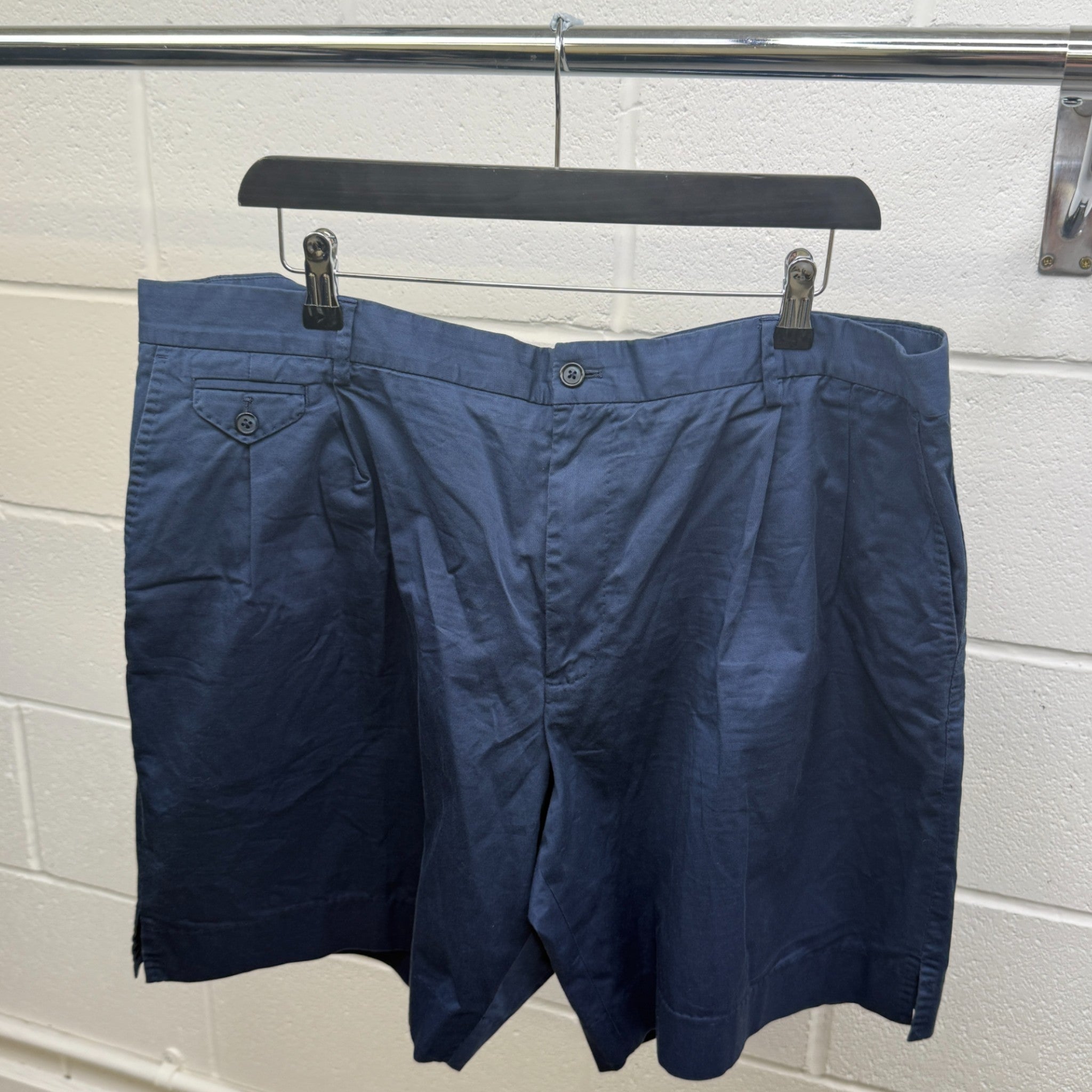 Men's Embroidered Logo Shorts Navy Size IT 60 / UK 44