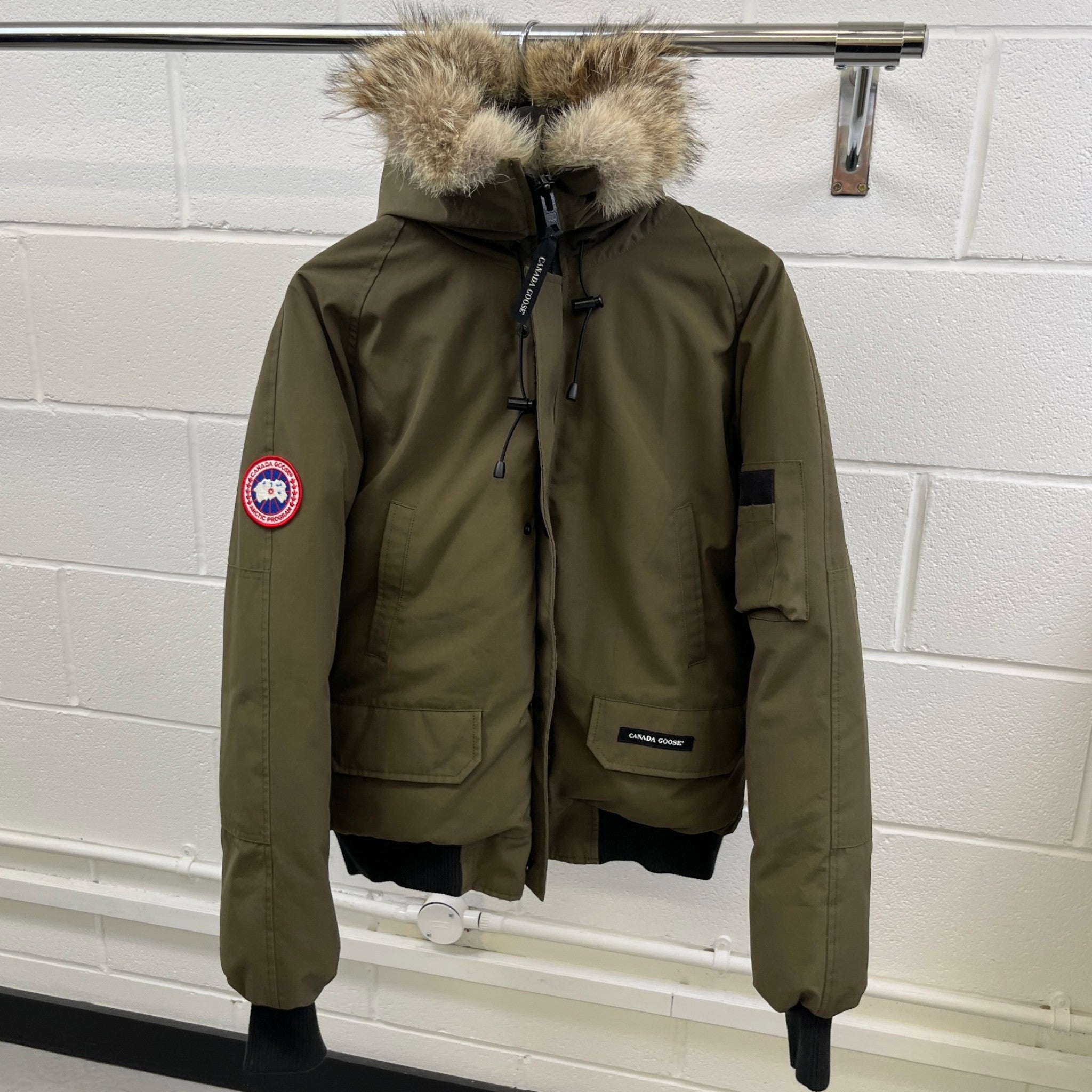 Men's Chilliwack Bomber Down Jacket Khaki Size L