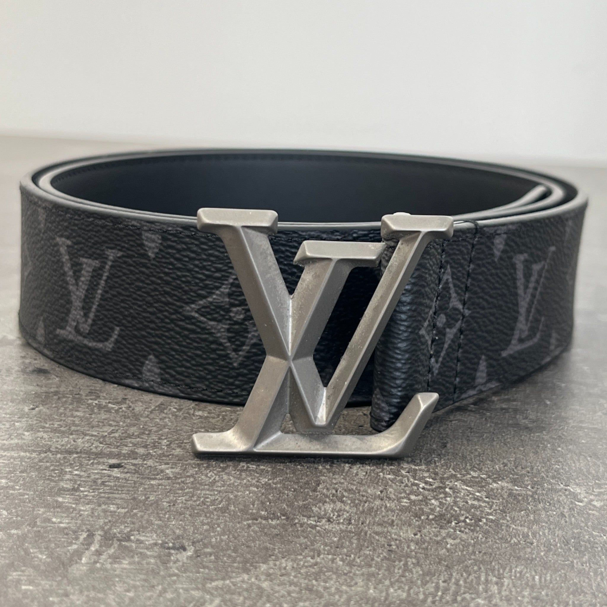 Men's Monogram Eclipse Lv Initials Belt Black