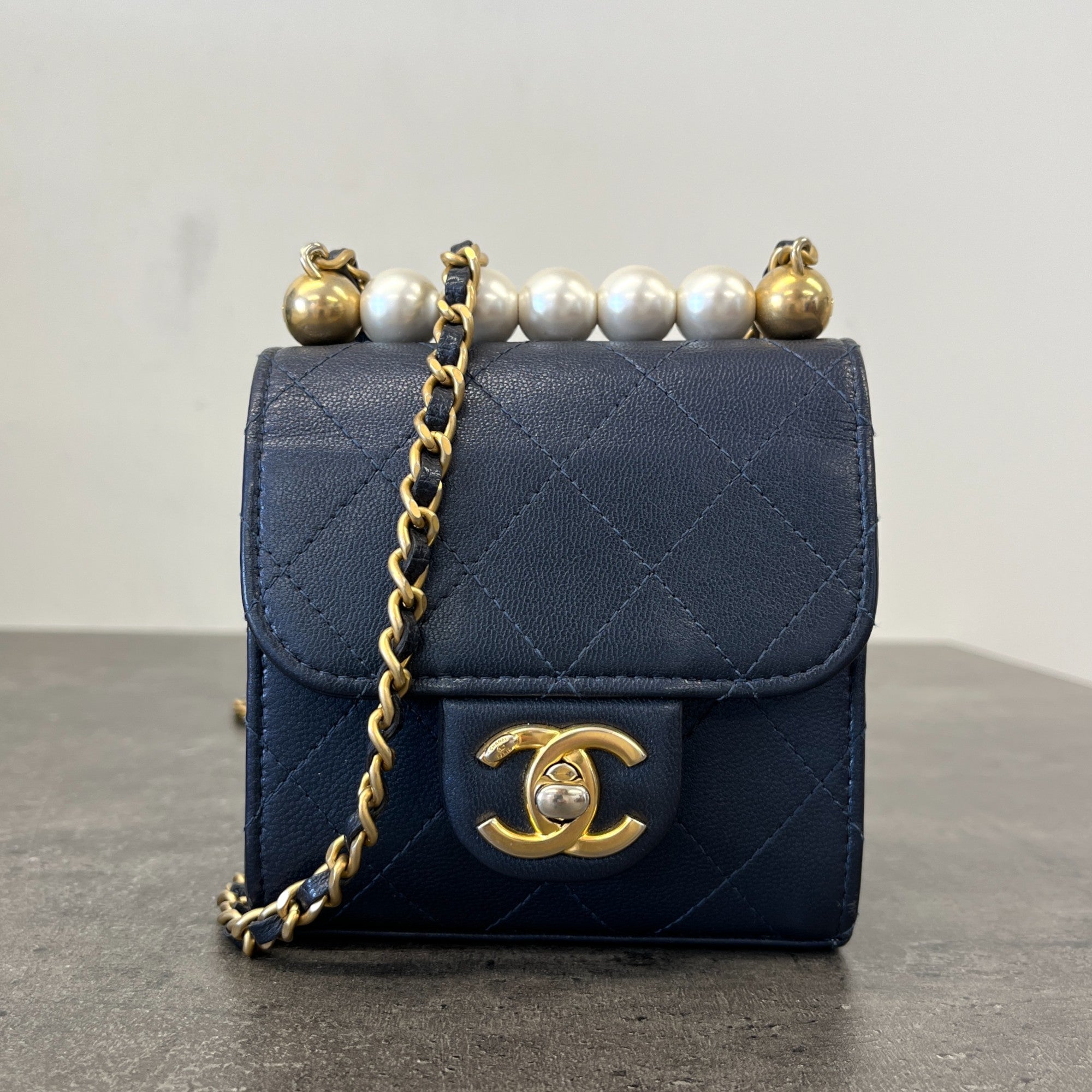 Women's Mini Cc Chic Pearl Crossbody Bag Navy