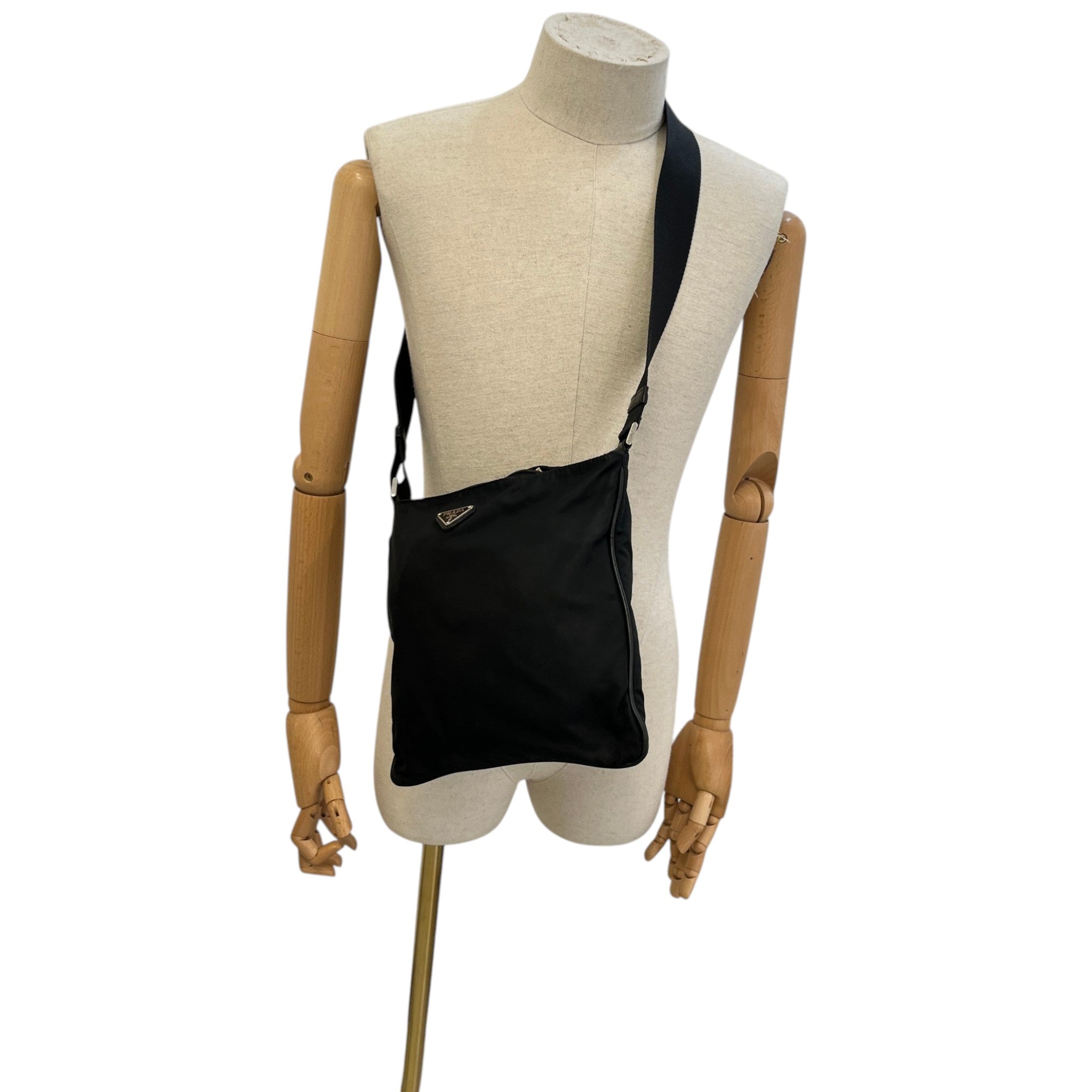 Men's Plaque Logo Messenger Bag Black