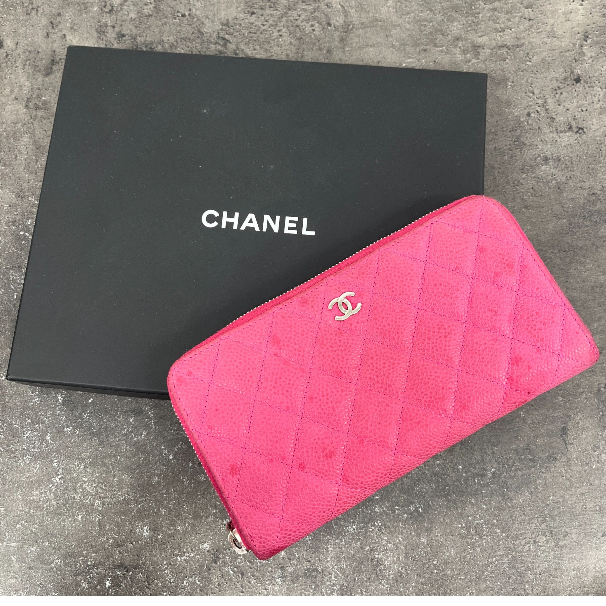 Women's Cc Quilted Caviar Leather Zippy Purse Pink