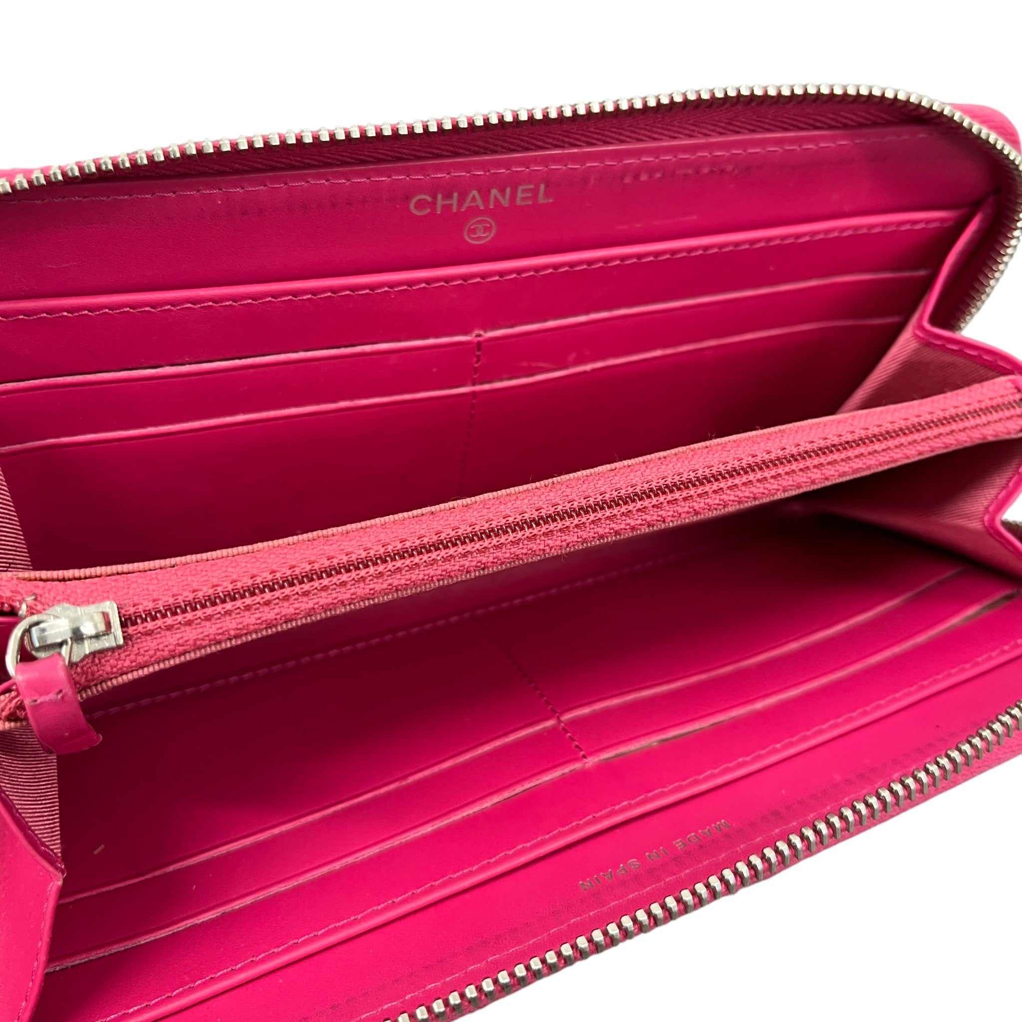 Women's Cc Quilted Caviar Leather Zippy Purse Pink