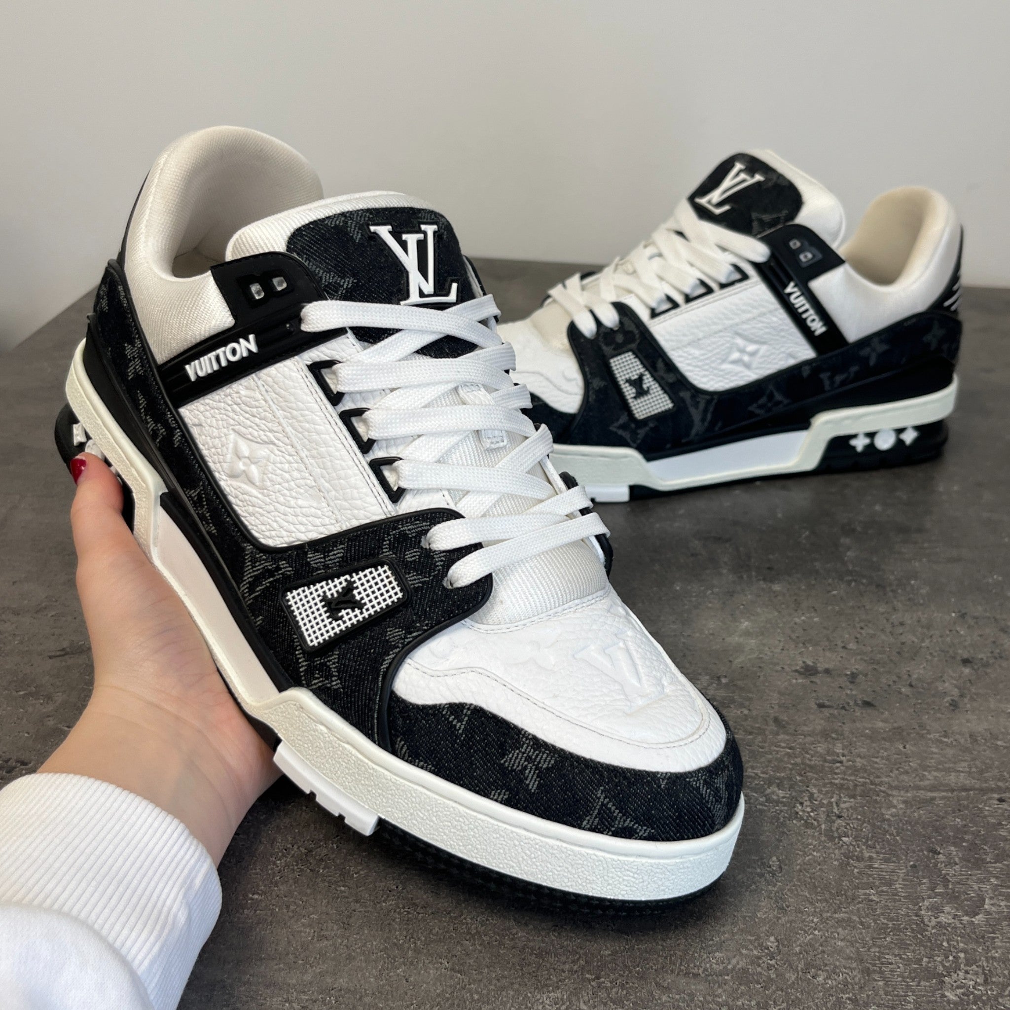 Men's Lv Low Trainers Black Size EU 43.5 / UK 9.5