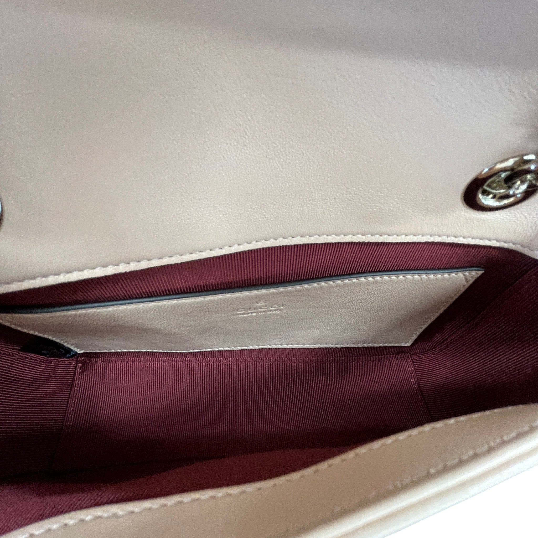 Women's Gg Marmont Medium Handbag Pink